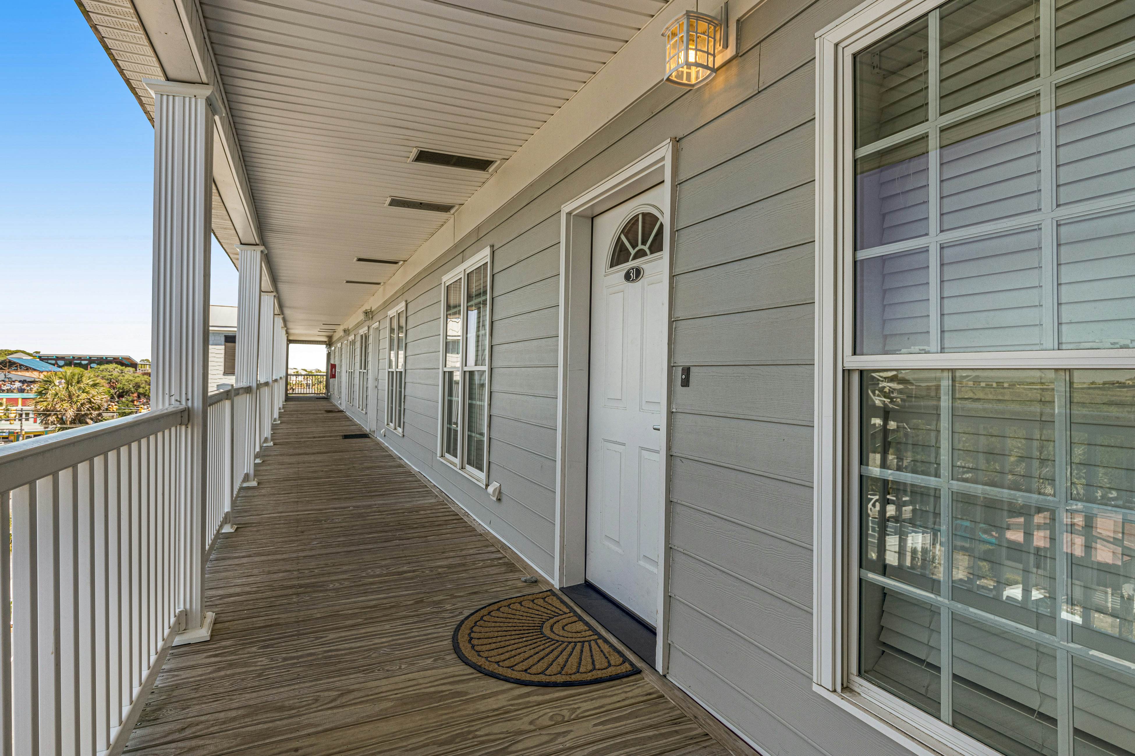 Third-floor condo with views of the ocean & shared pool