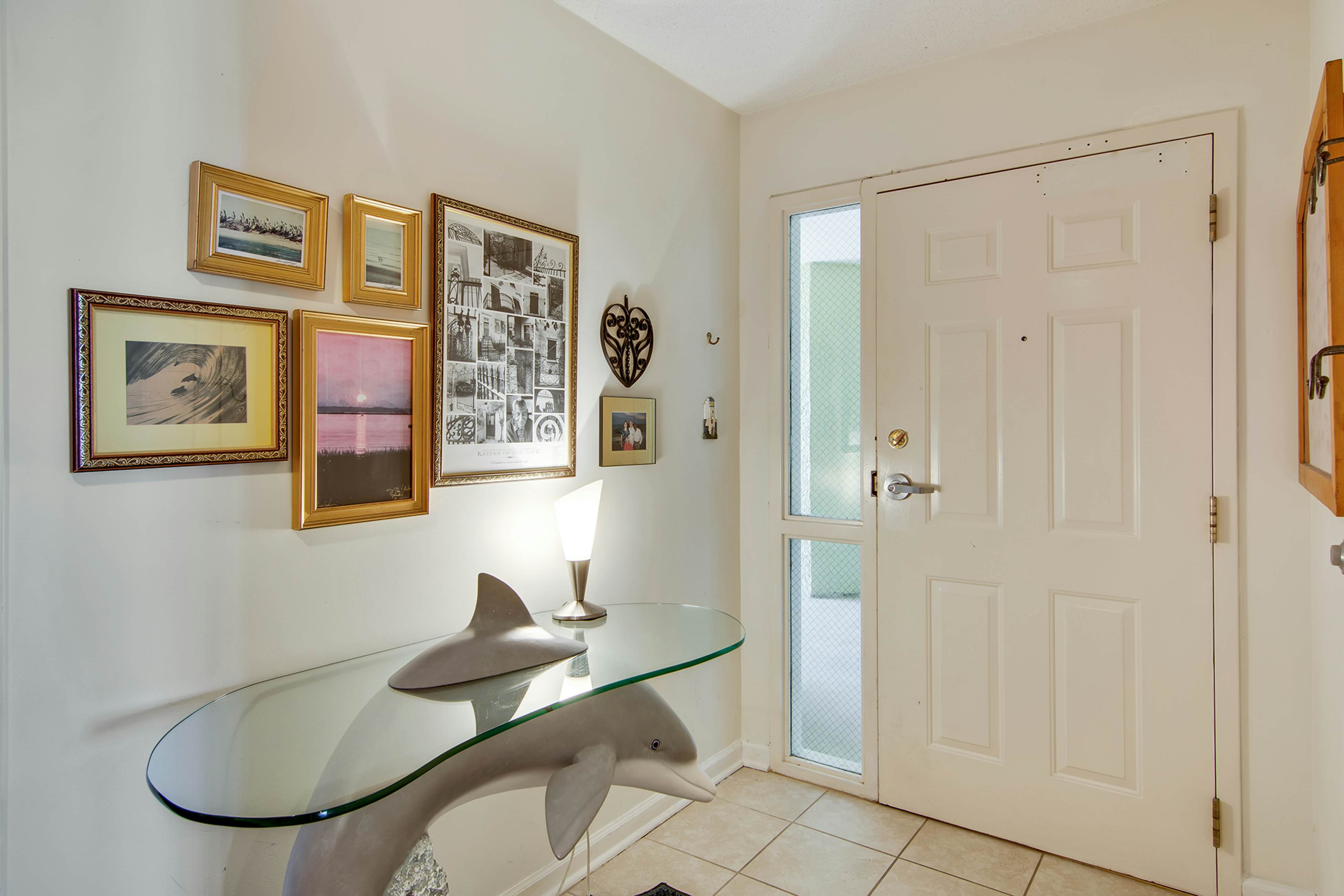 Oceanfront, fourth-floor villa with balcony, amazing view & 2 shared pools