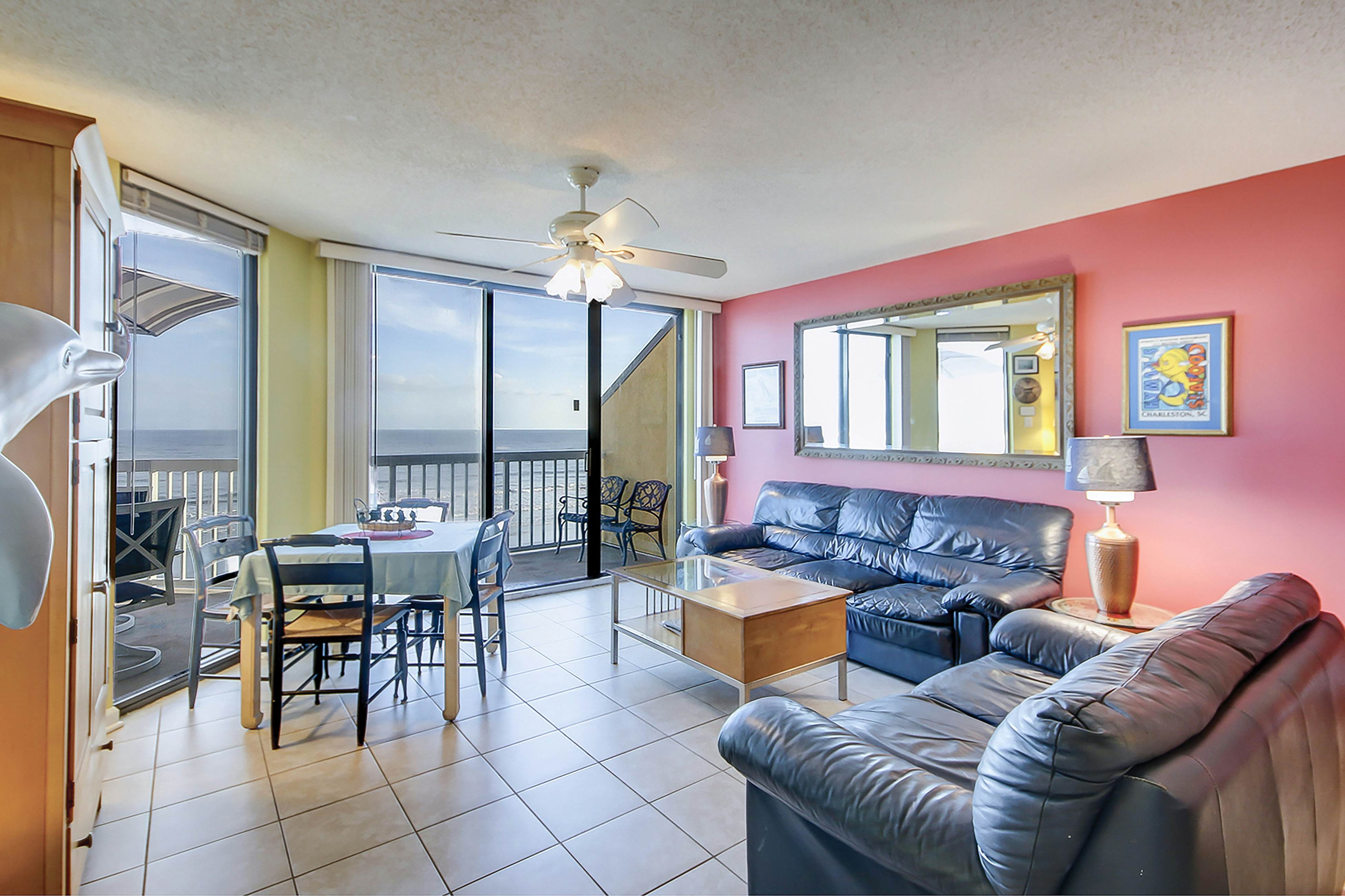 Oceanfront, fourth-floor villa with balcony, amazing view & 2 shared pools