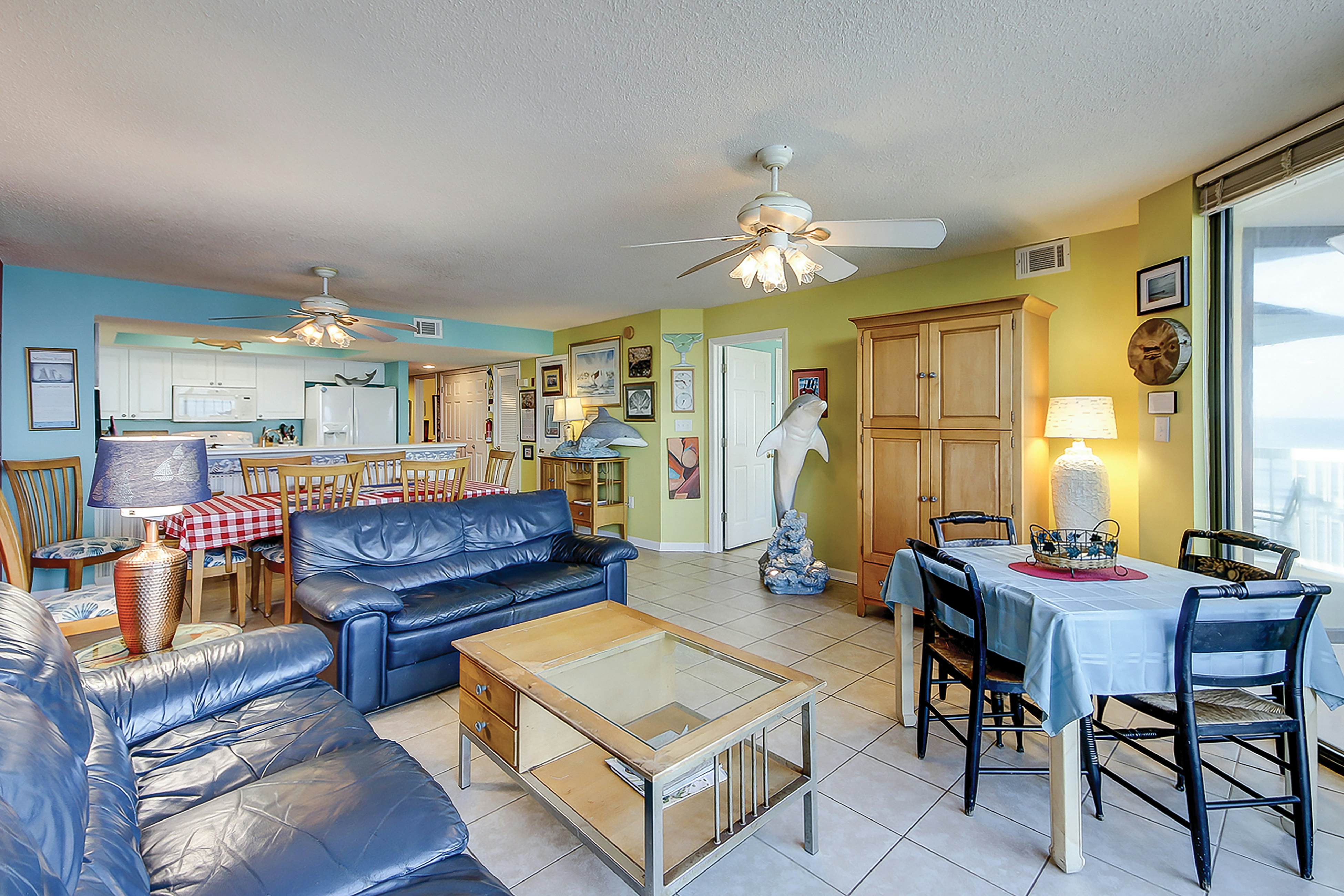 Oceanfront, fourth-floor villa with balcony, amazing view & 2 shared pools