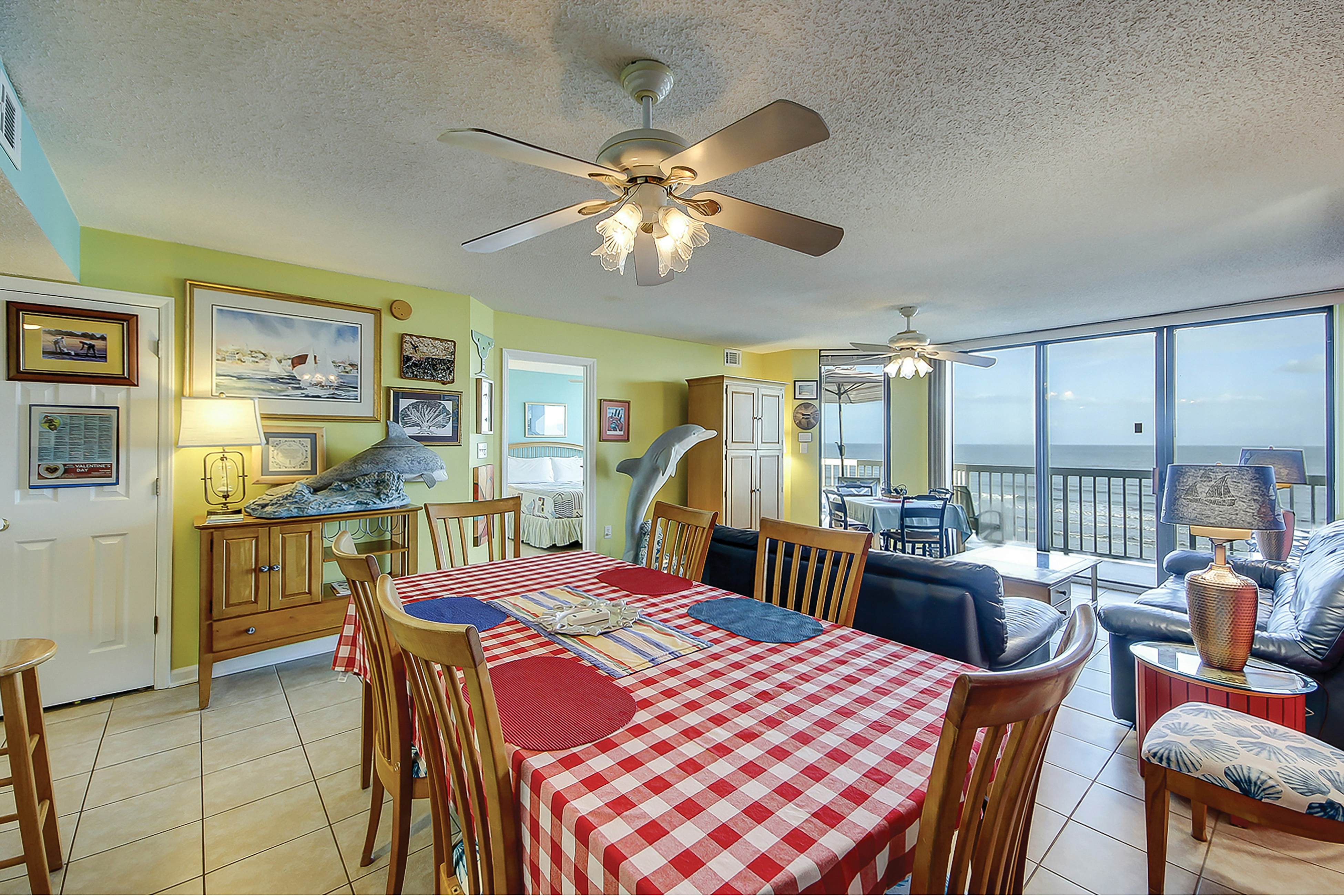 Oceanfront, fourth-floor villa with balcony, amazing view & 2 shared pools