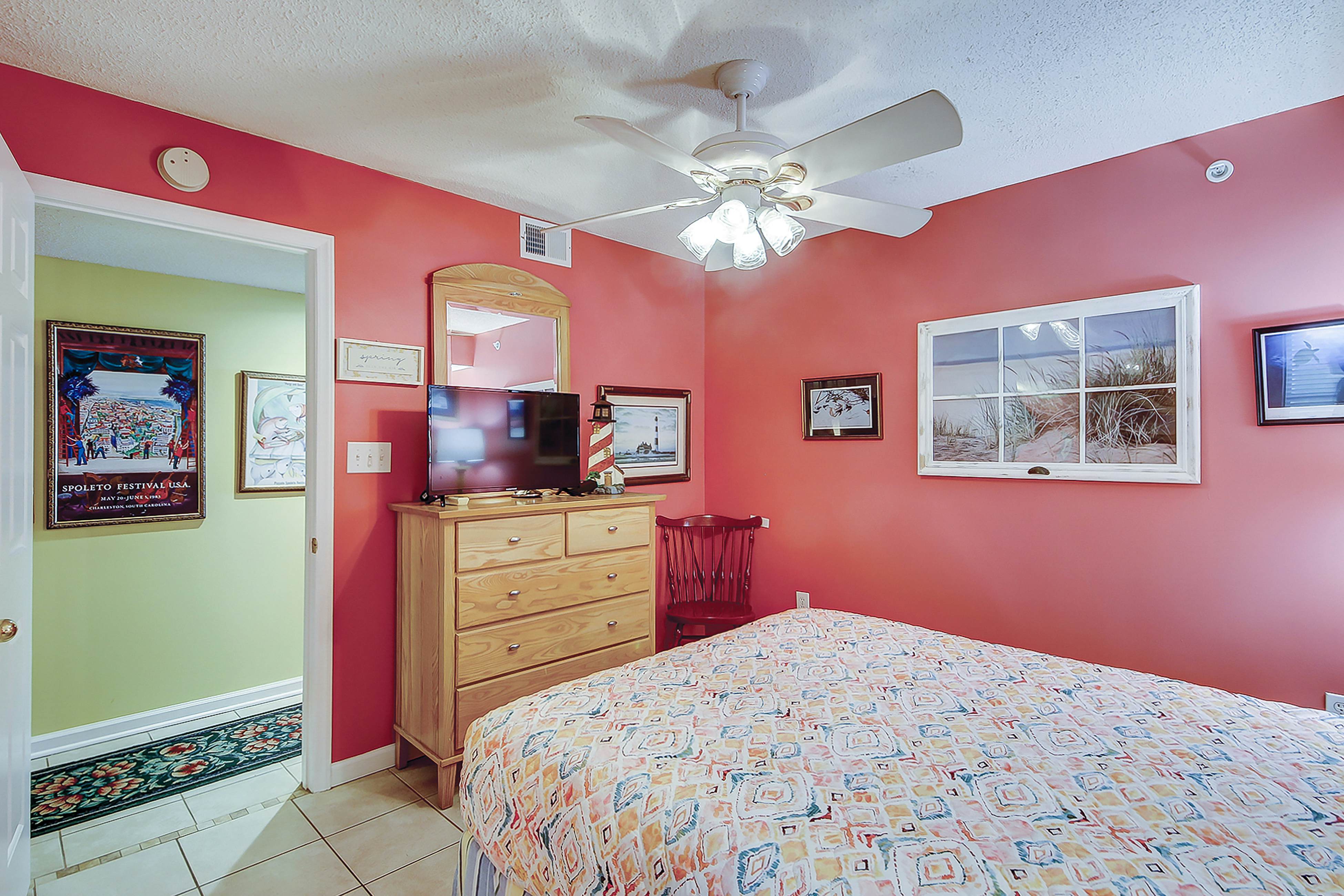 Oceanfront, fourth-floor villa with balcony, amazing view & 2 shared pools