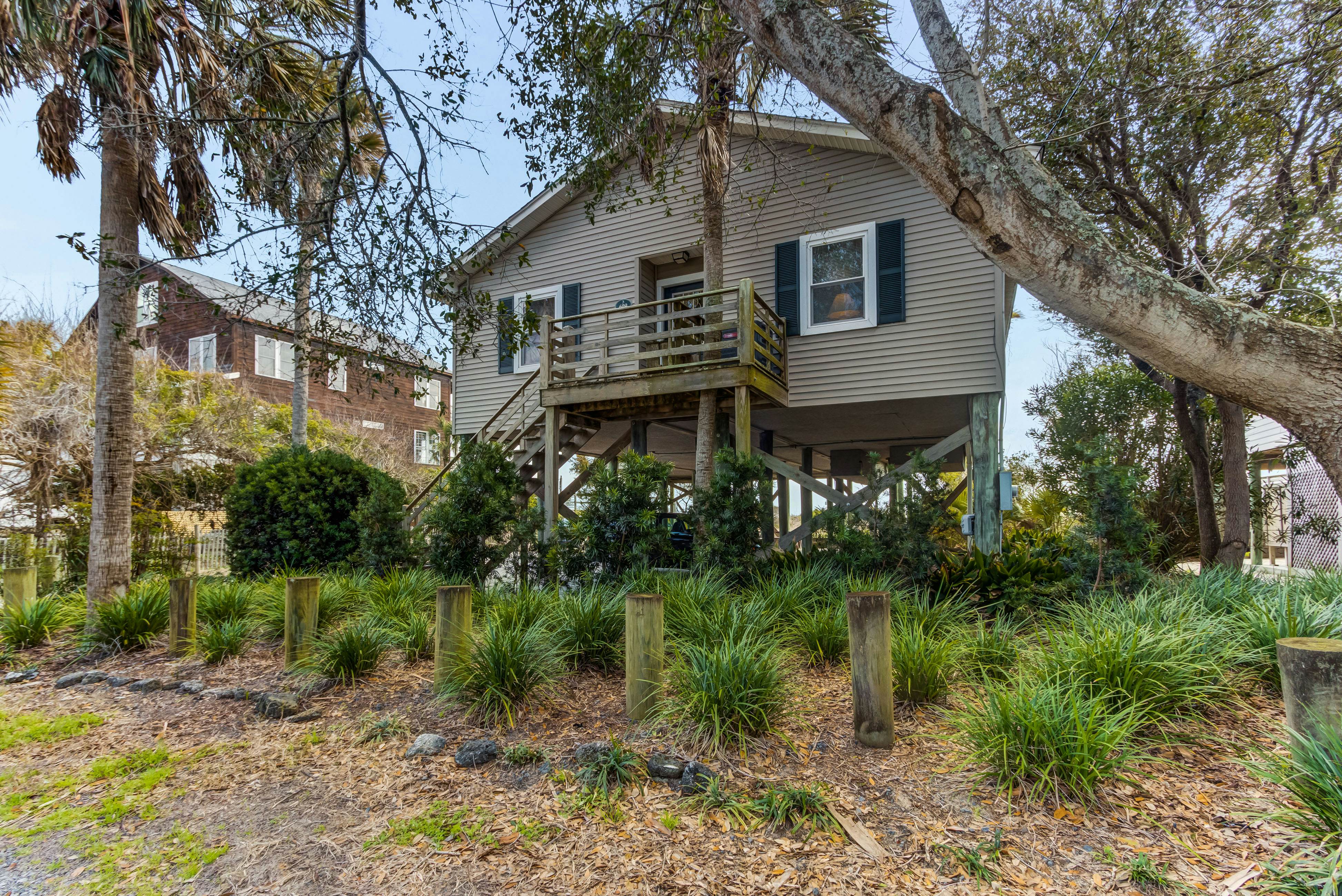 Special oceanfront home w/ stunning ocean views & private beach access