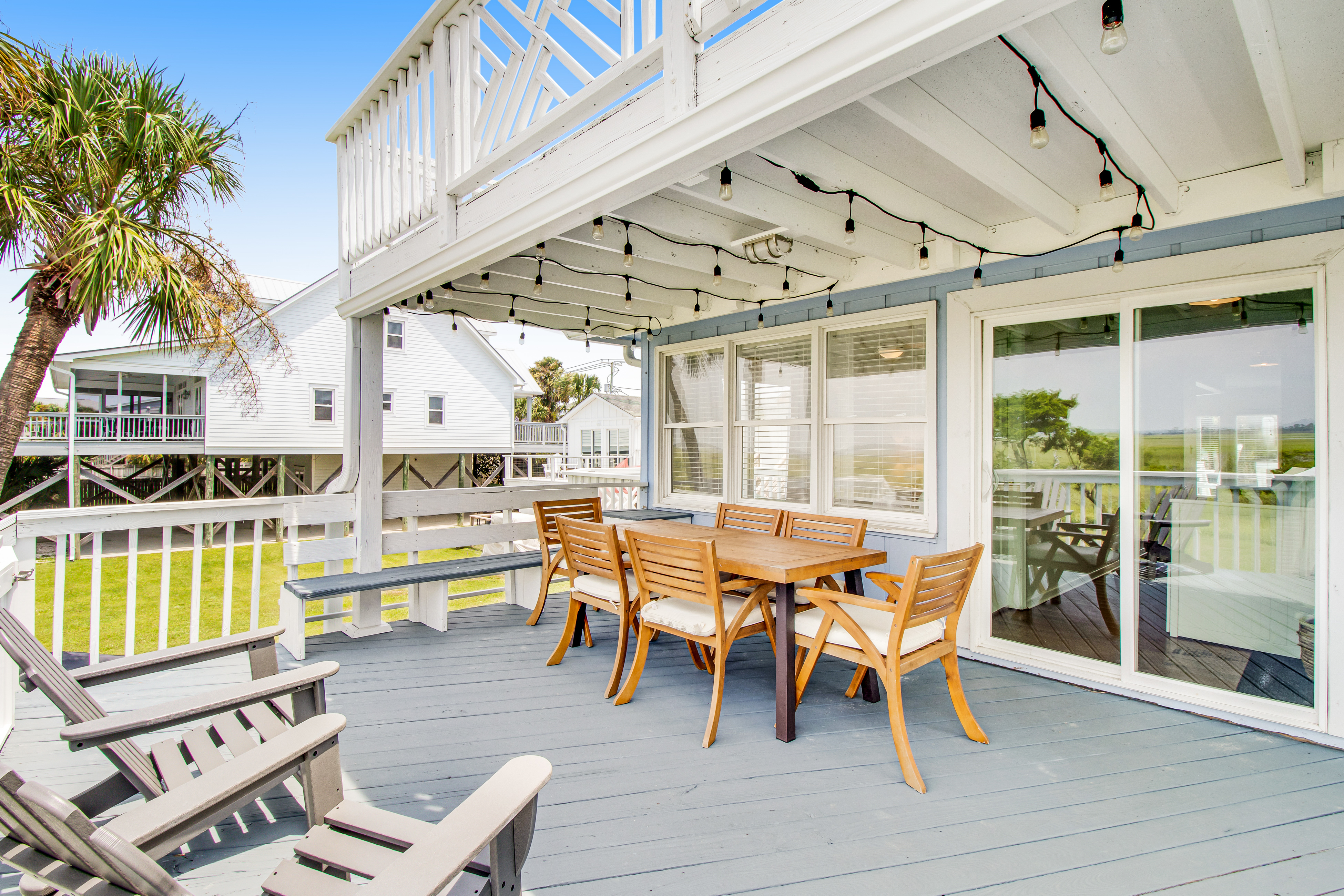 Home with Free WiFi, a Full Kitchen, Five Decks, & Amazing Marsh Views