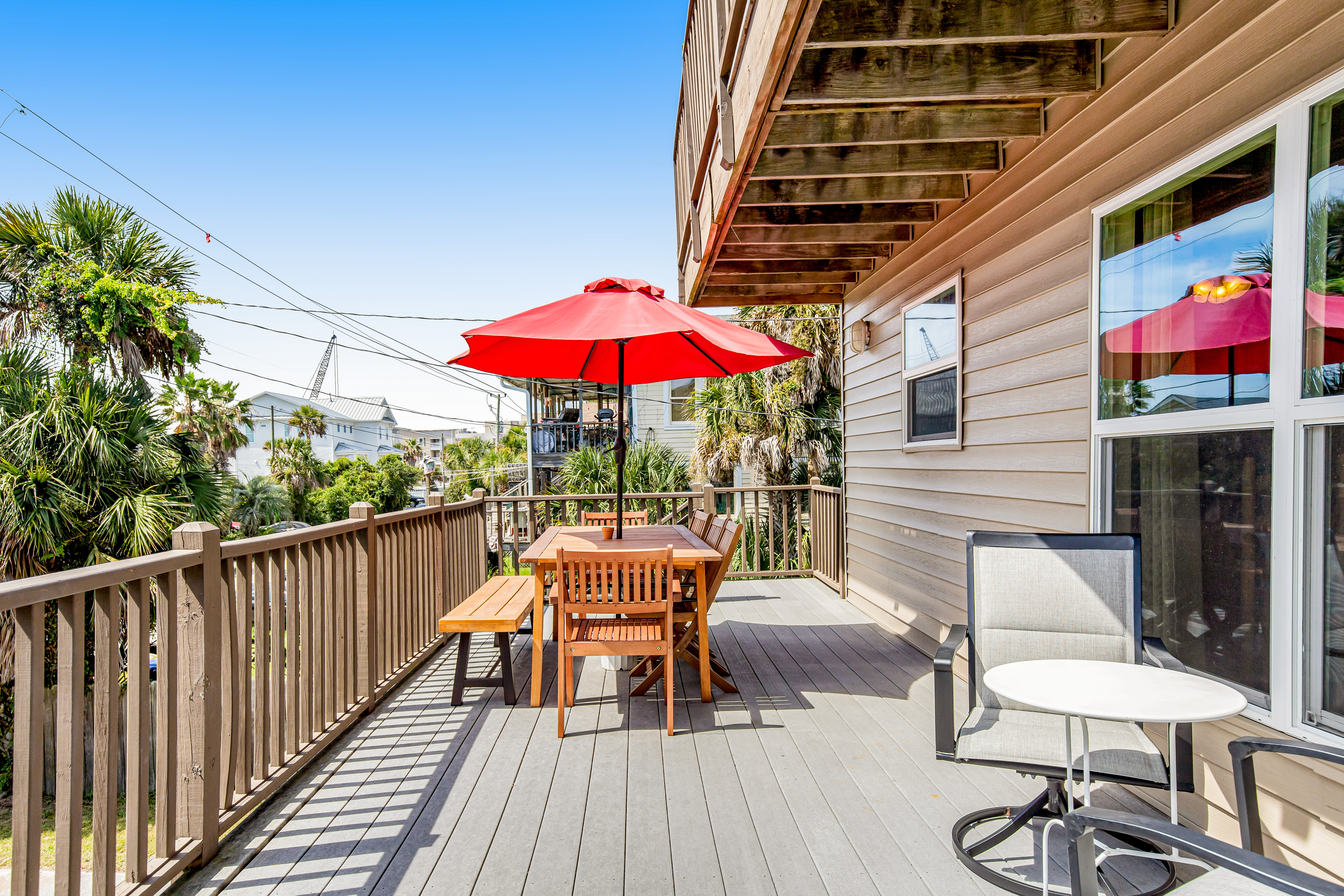 Relaxing oceanside home w/ multiple decks, outdoor shower- steps to beach access