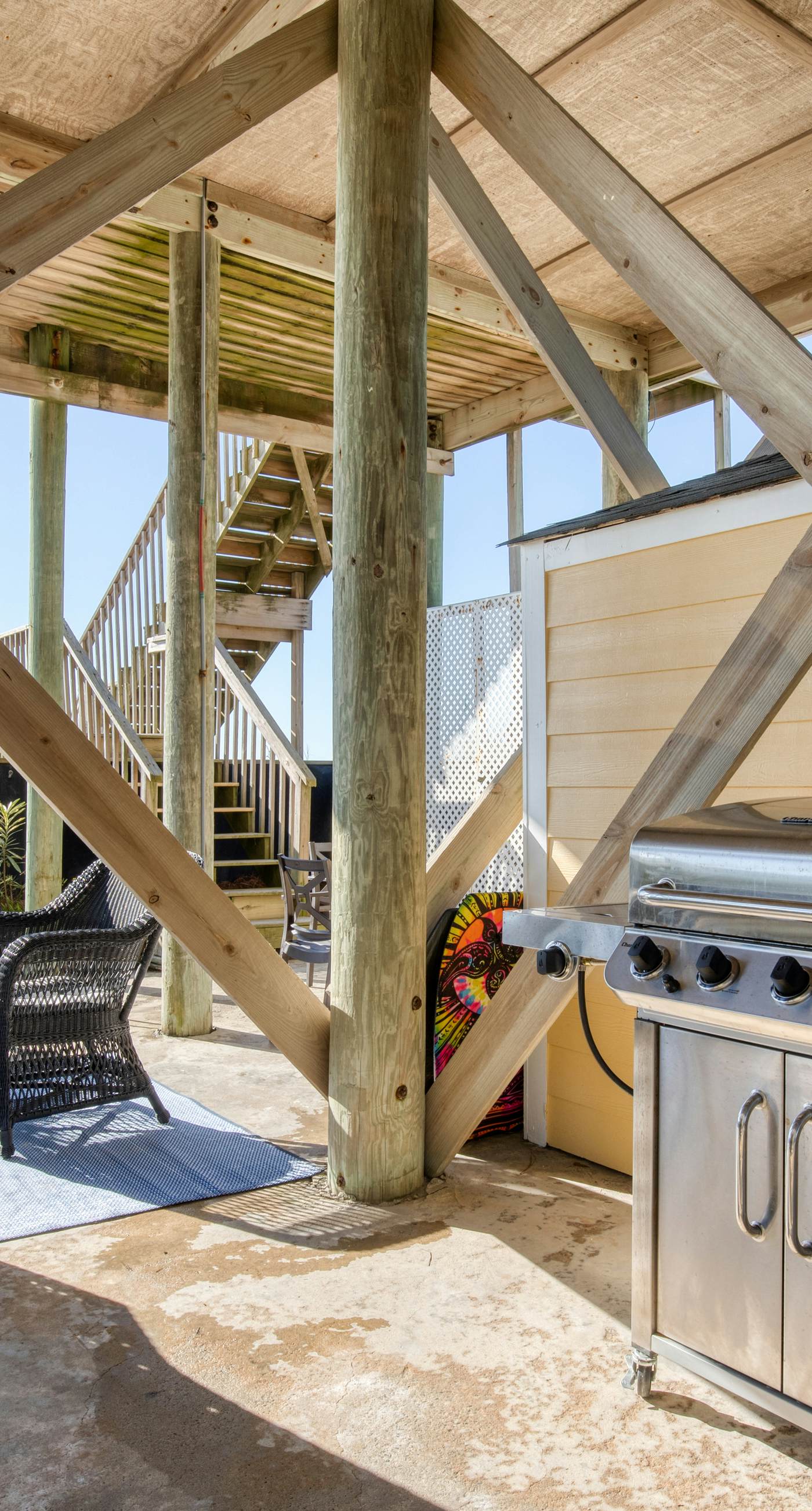 Newly renovated oceanfront home with private beach access & screened porch