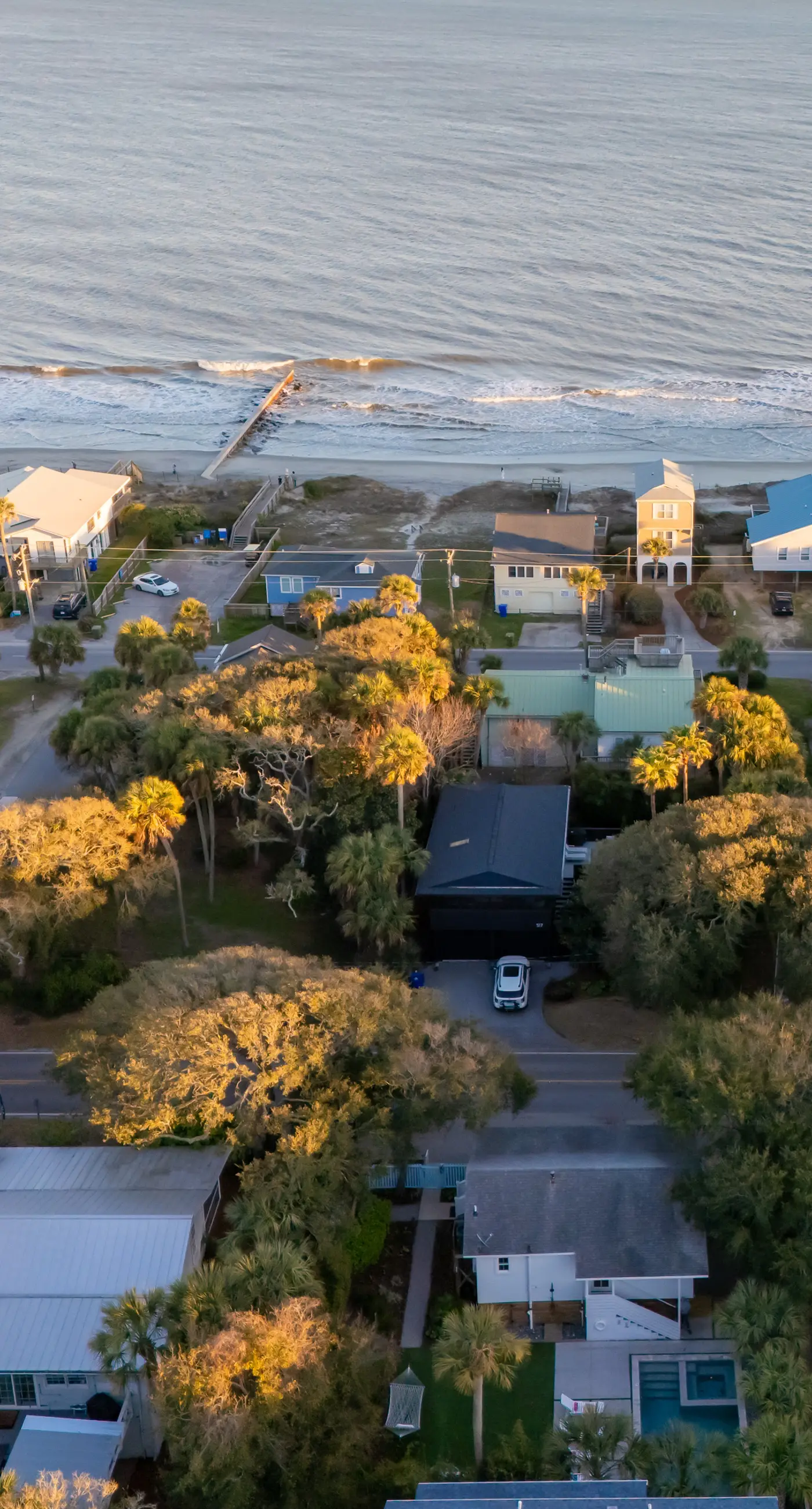 Recently updated bungalow w/pool & spa - dog friendly, short walk to beach