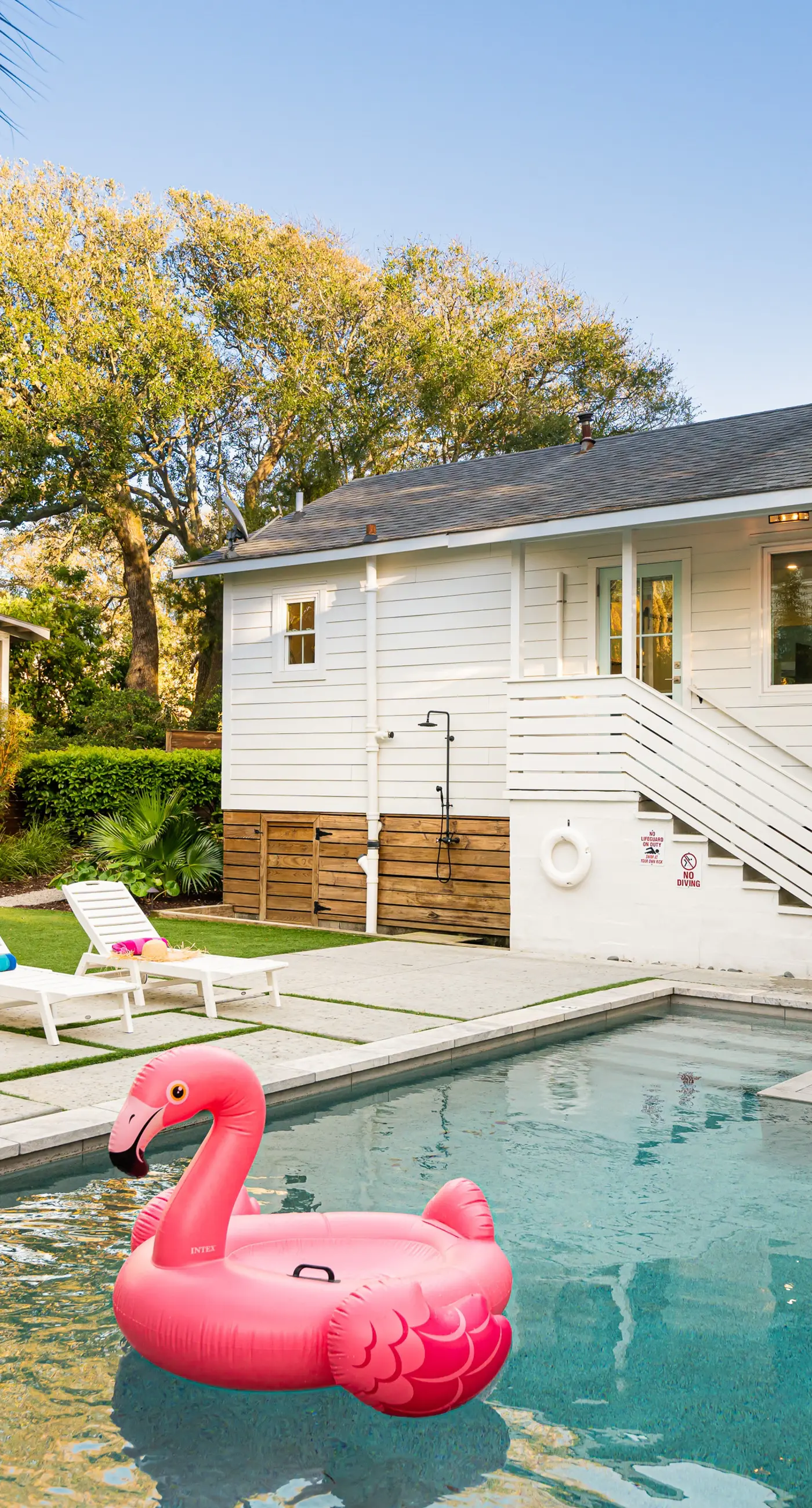 Recently updated bungalow w/pool & spa - dog friendly, short walk to beach