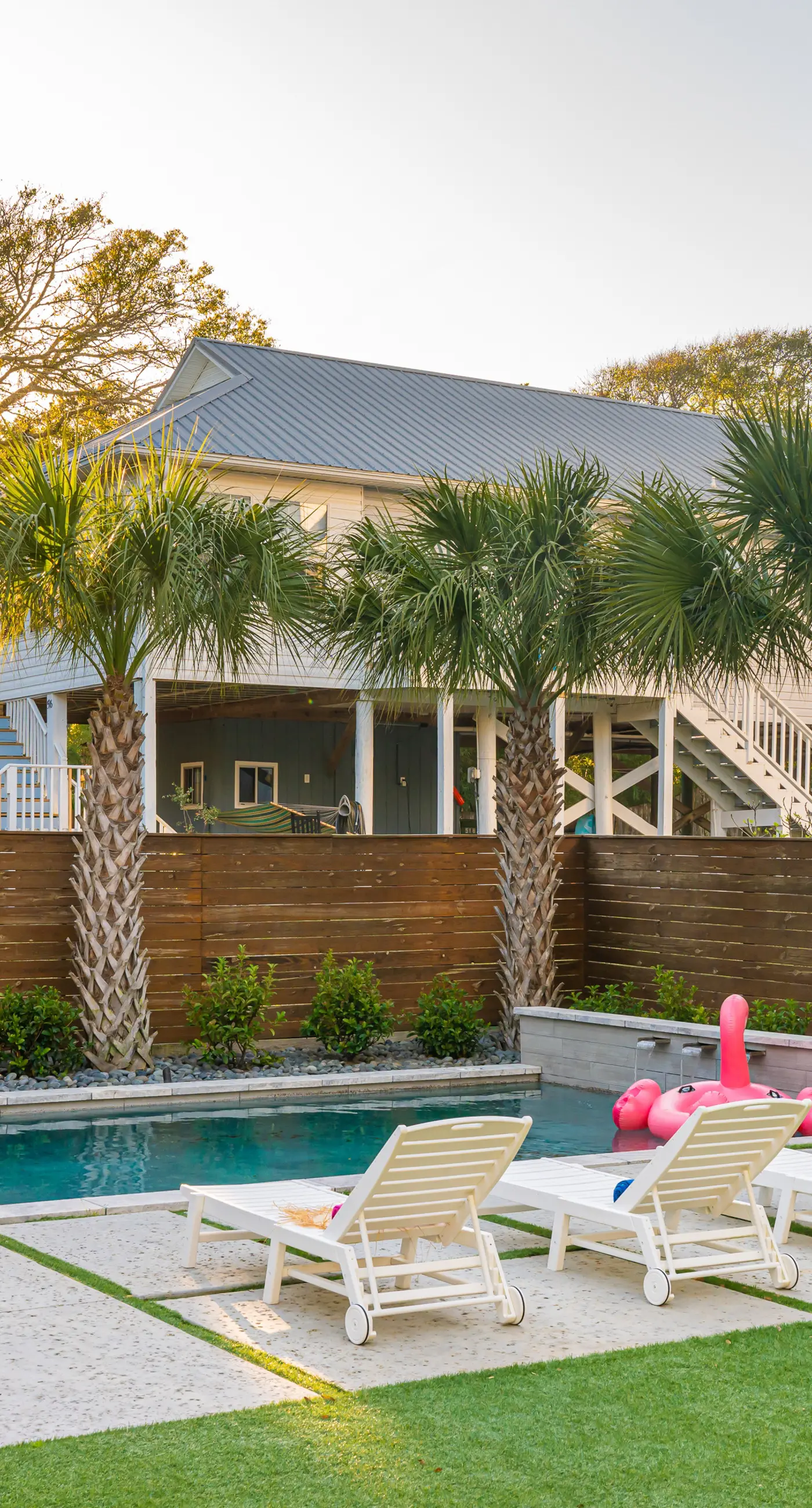 Recently updated bungalow w/pool & spa - dog friendly, short walk to beach