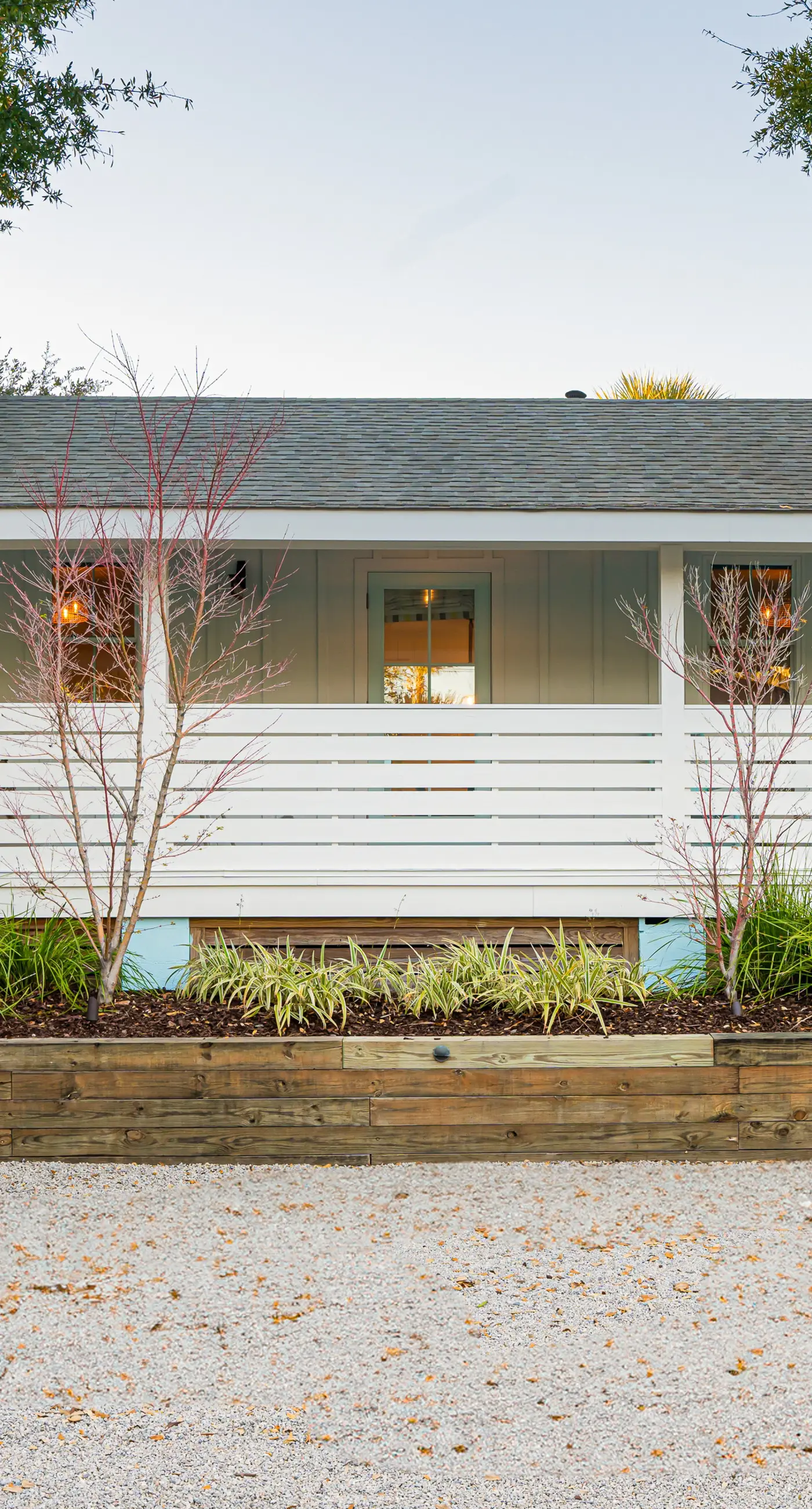 Recently updated bungalow w/pool & spa - dog friendly, short walk to beach