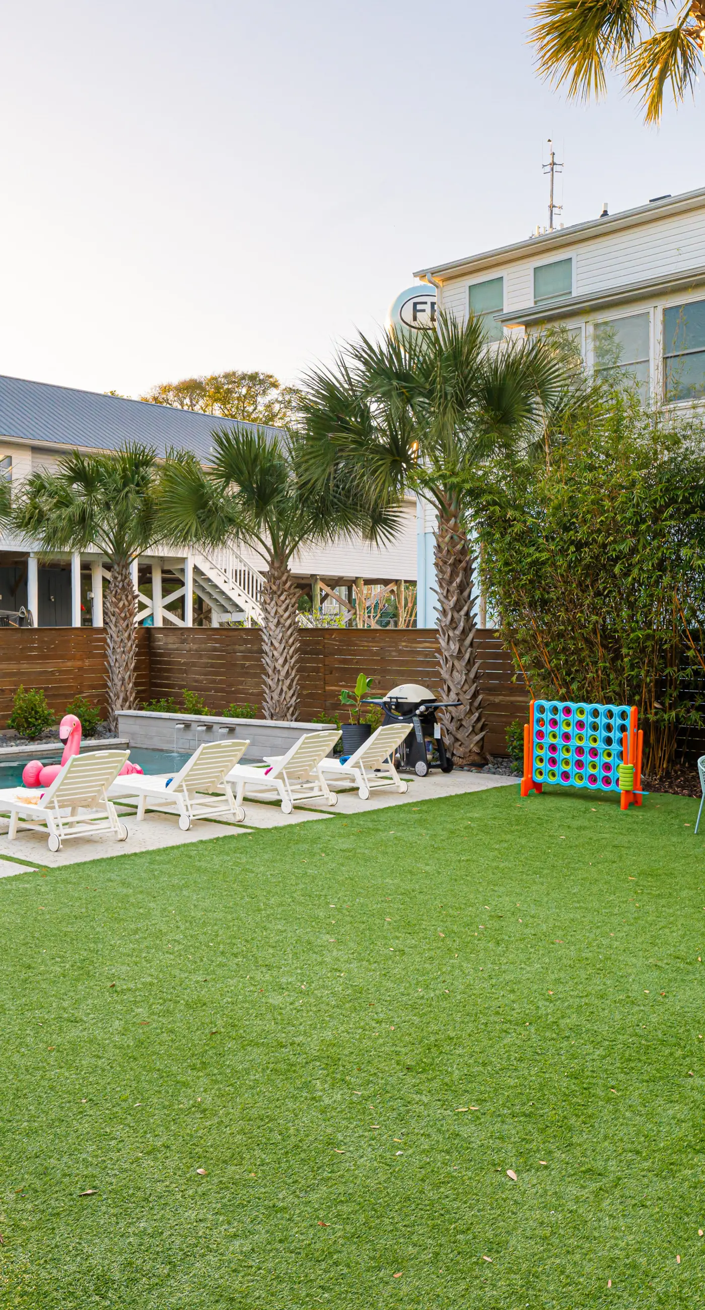 Recently updated bungalow w/pool & spa - dog friendly, short walk to beach