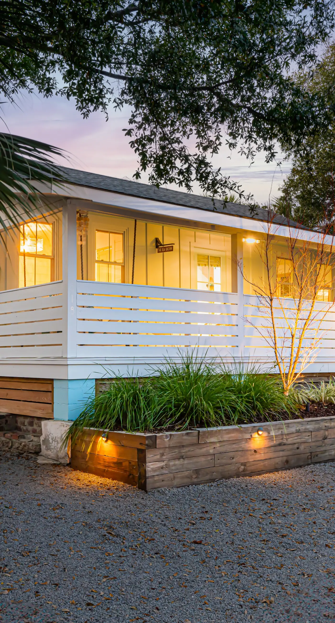 Recently updated bungalow w/pool & spa - dog friendly, short walk to beach