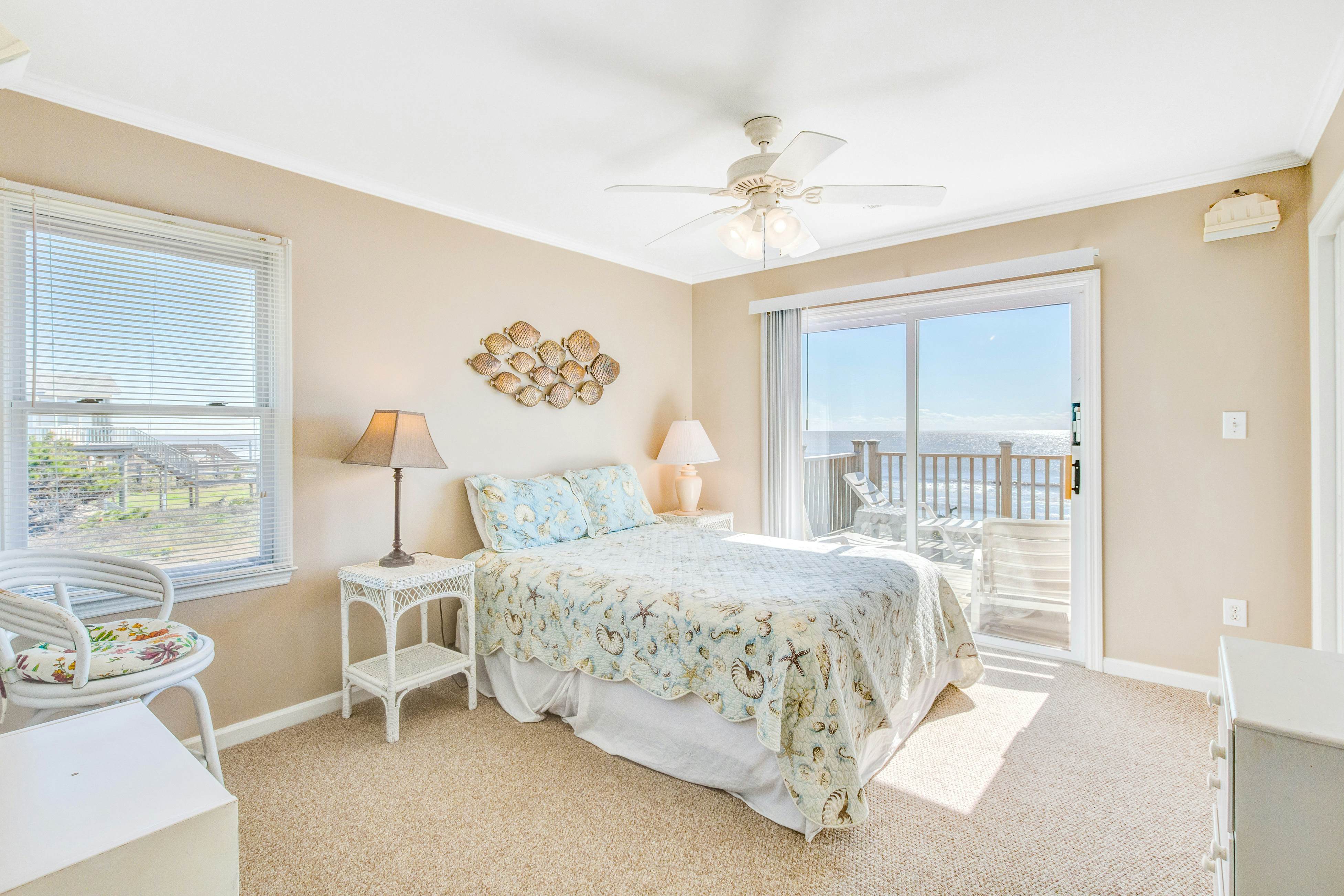 Stylish Oceanfront Home in a Great Location with WiFi & a Wood-Burning Fireplace