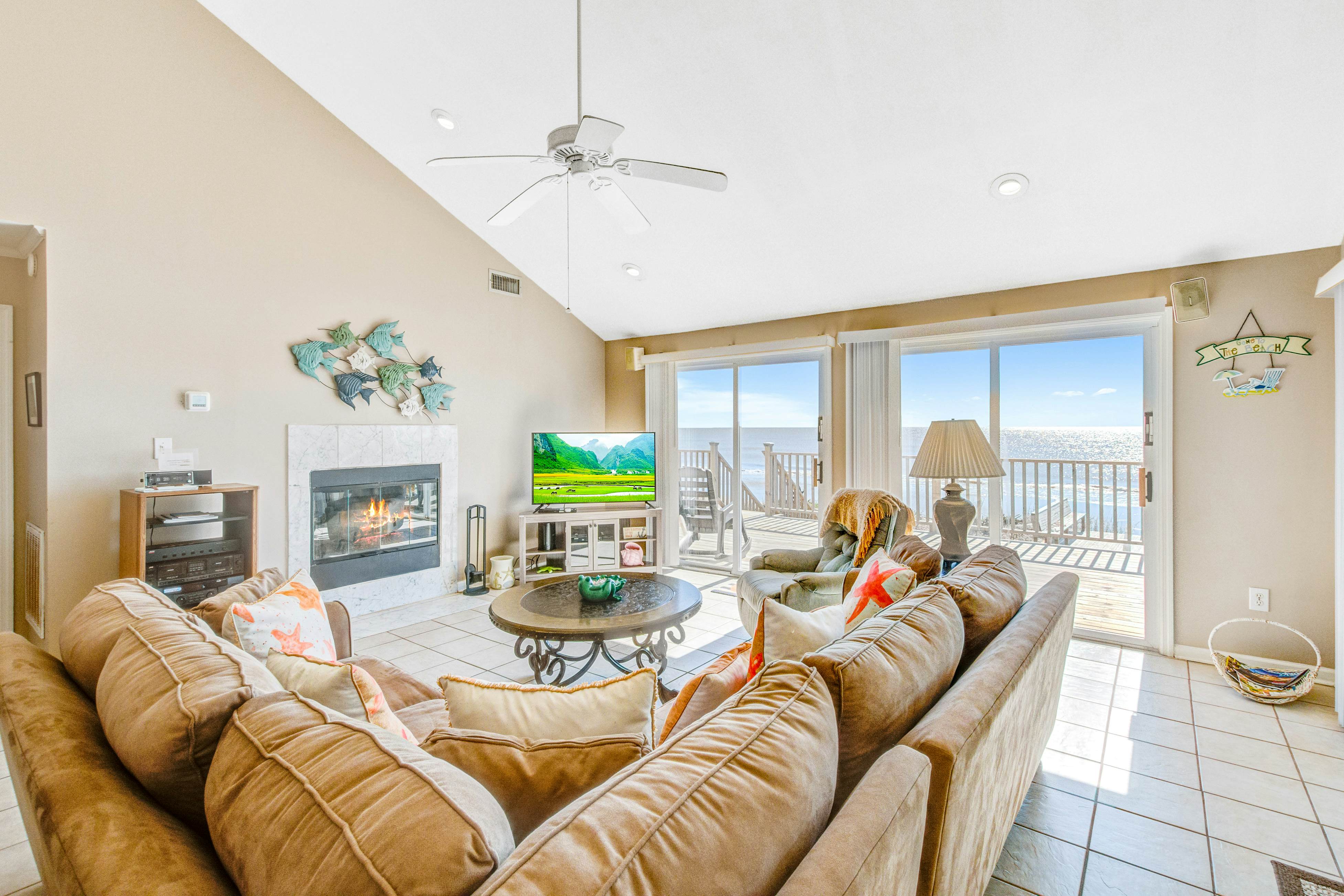 Stylish Oceanfront Home in a Great Location with WiFi & a Wood-Burning Fireplace