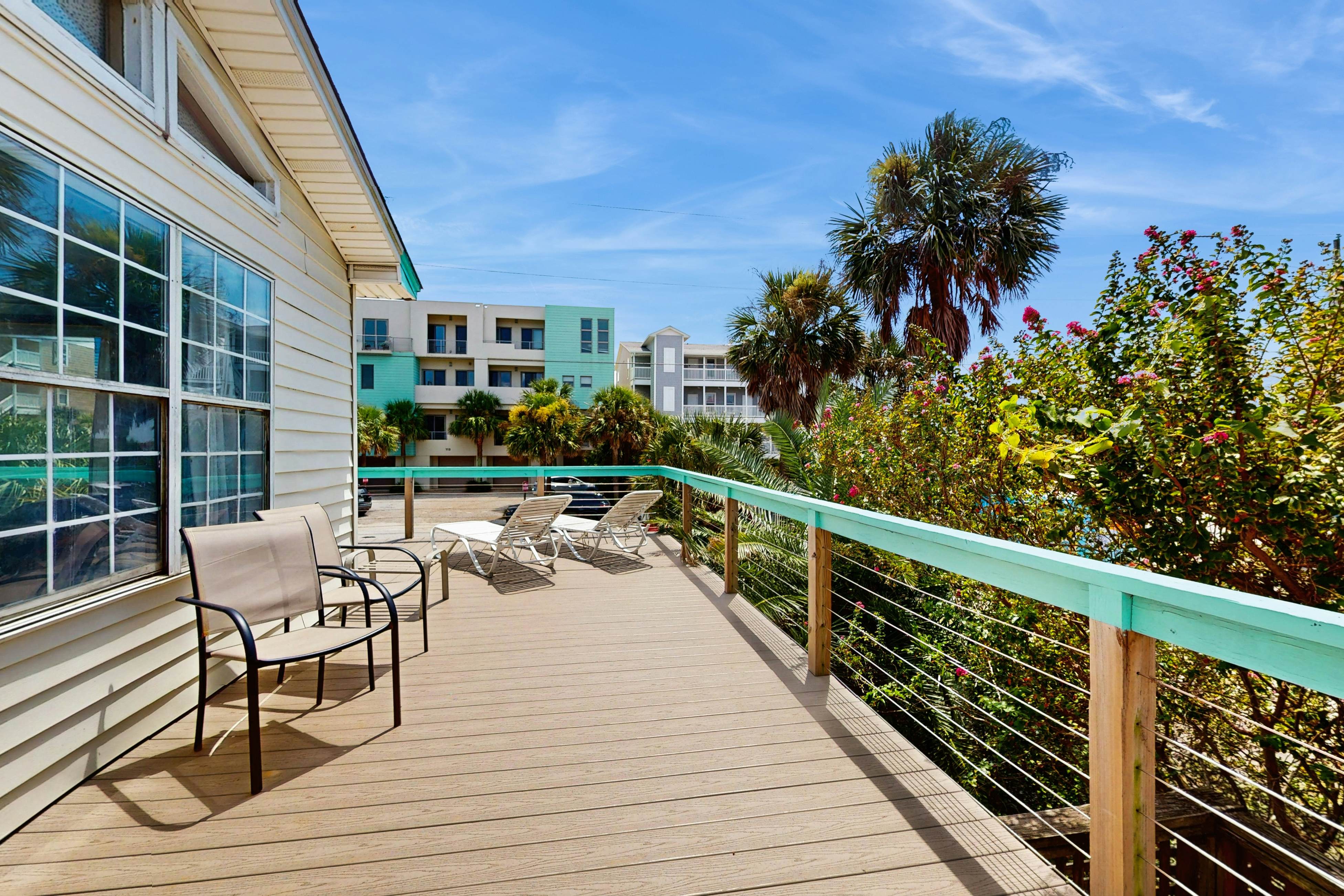 Dog-Friendly Beach Home w/ Free WiFi & Private Washer/Dryer - Near Beach & Pier
