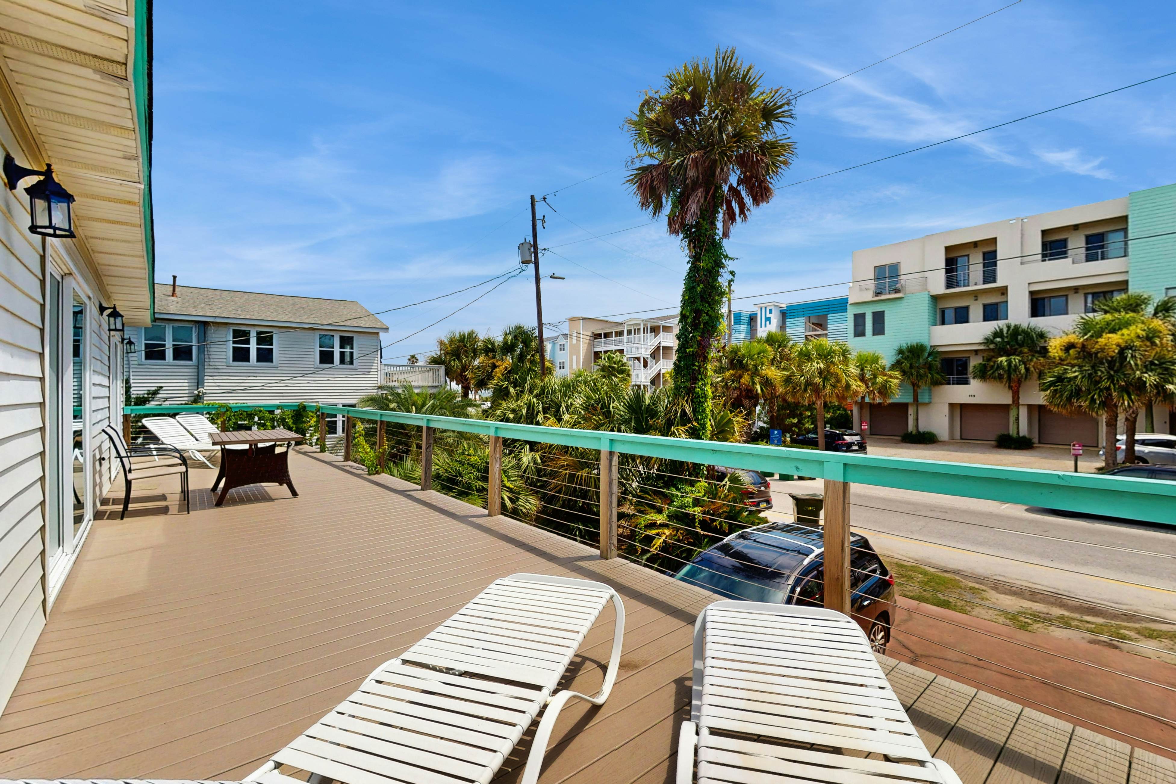 Dog-Friendly Beach Home w/ Free WiFi & Private Washer/Dryer - Near Beach & Pier