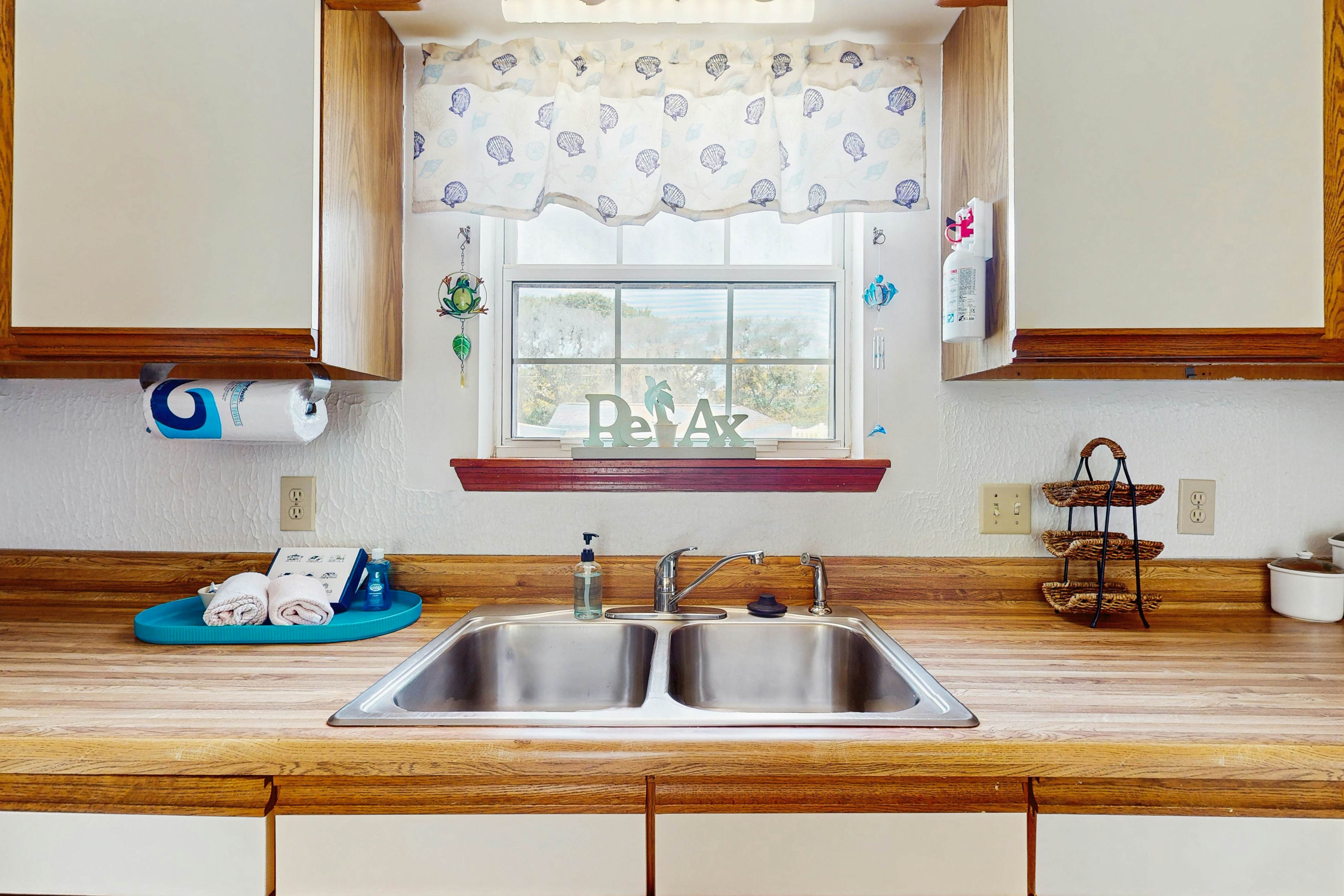 Dog-Friendly Beach Home w/ Free WiFi & Private Washer/Dryer - Near Beach & Pier