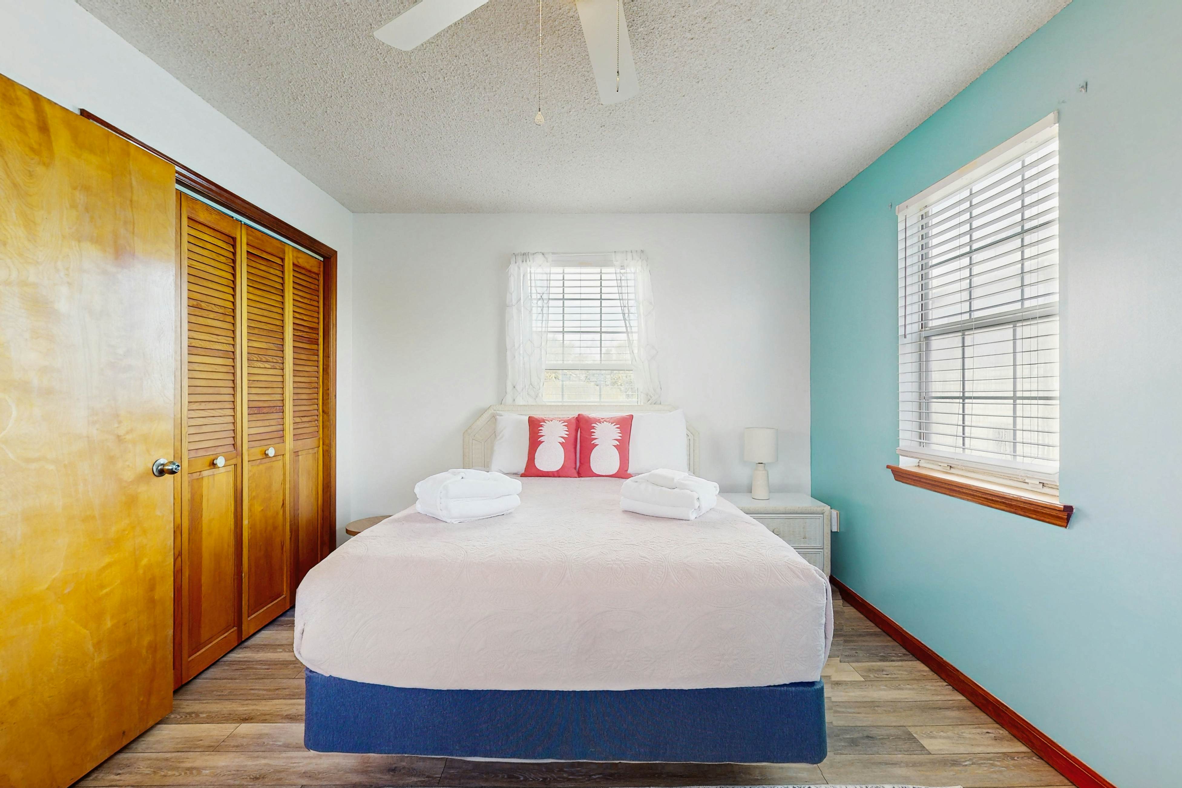 Dog-Friendly Beach Home w/ Free WiFi & Private Washer/Dryer - Near Beach & Pier