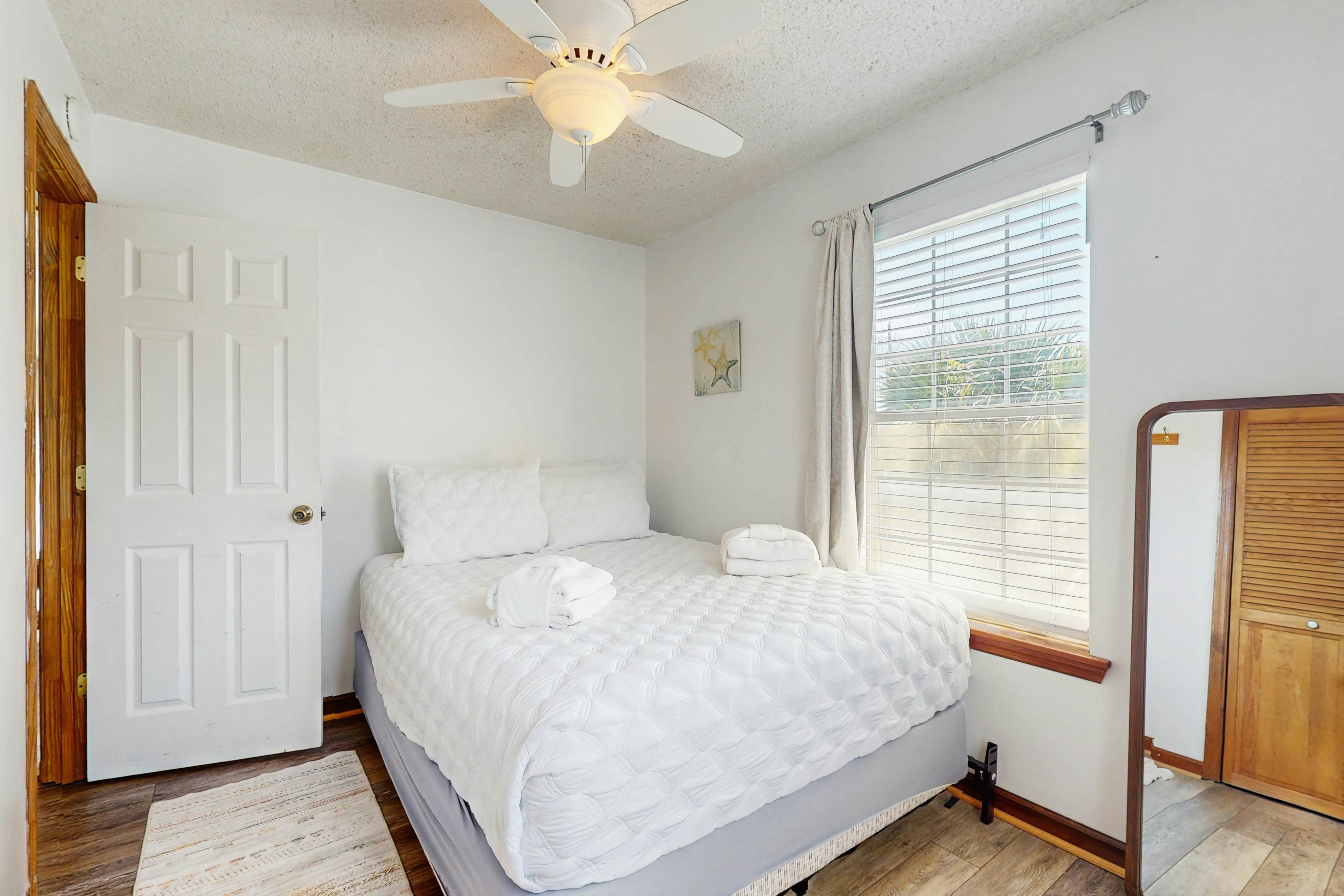 Dog-Friendly Beach Home w/ Free WiFi & Private Washer/Dryer - Near Beach & Pier