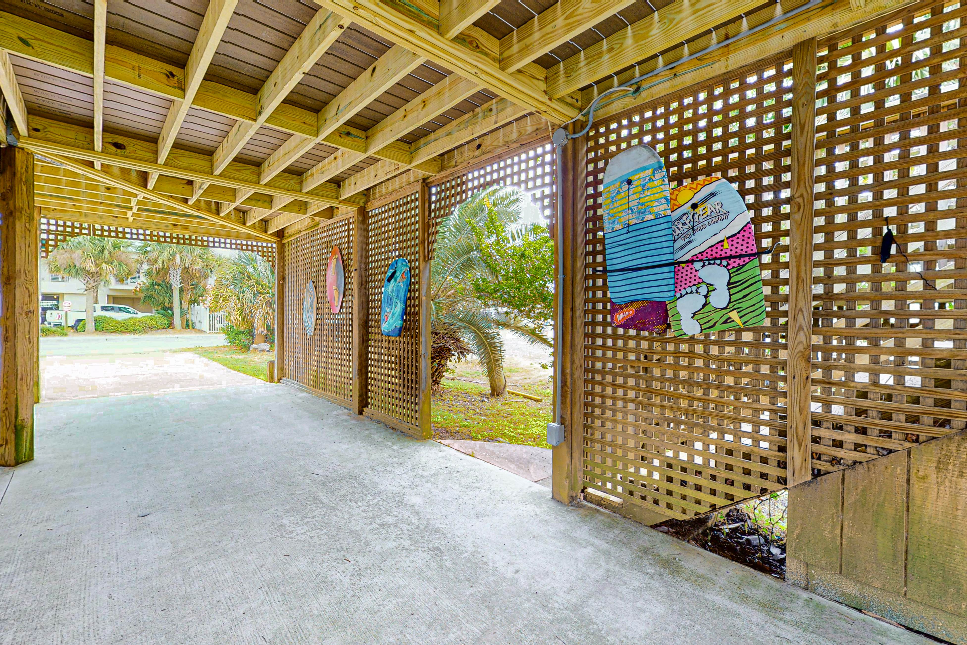 Dog-Friendly Beach Home w/ Free WiFi & Private Washer/Dryer - Near Beach & Pier