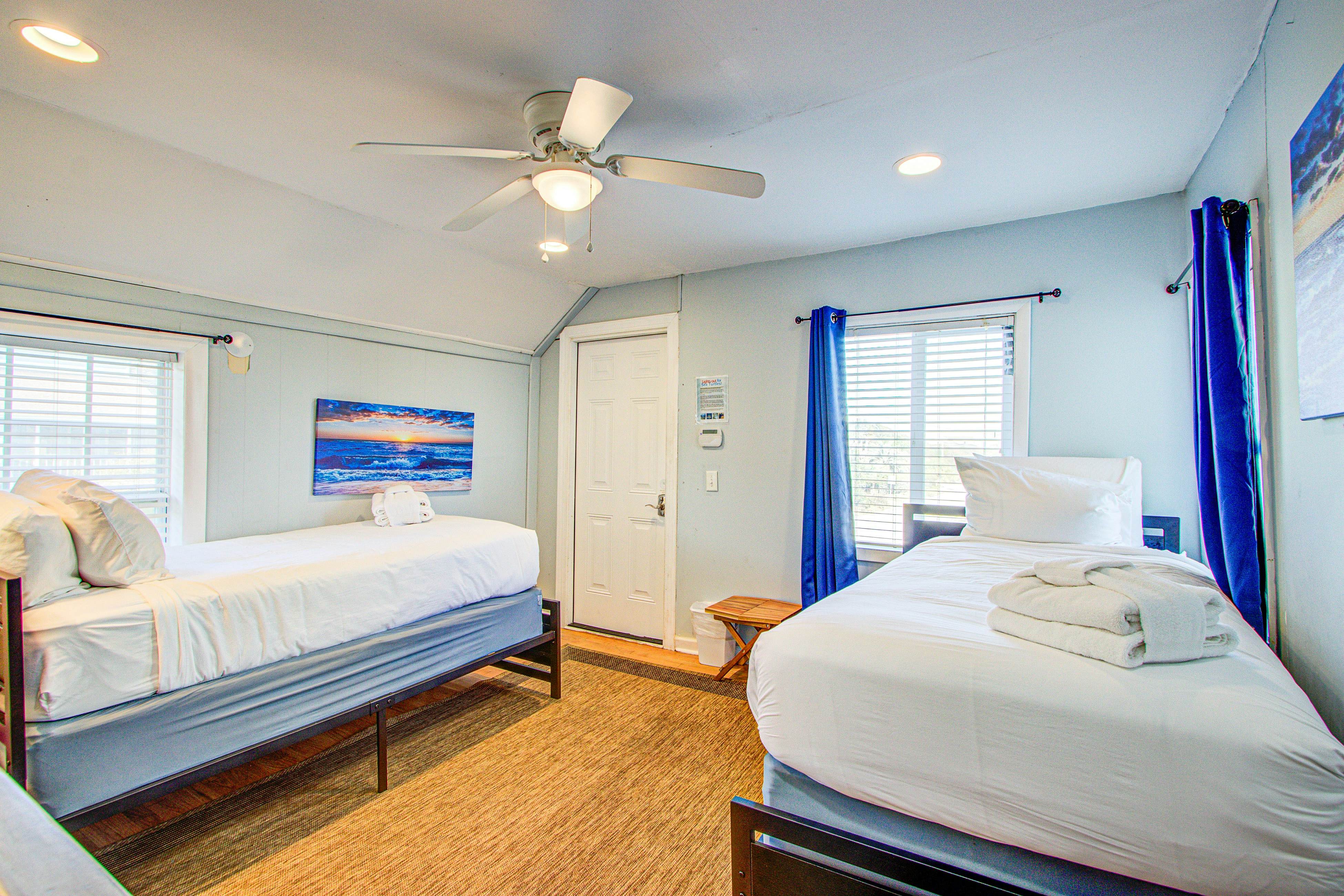 Recently updatedDog-friendly oceanfront home, lots of deck space & game room