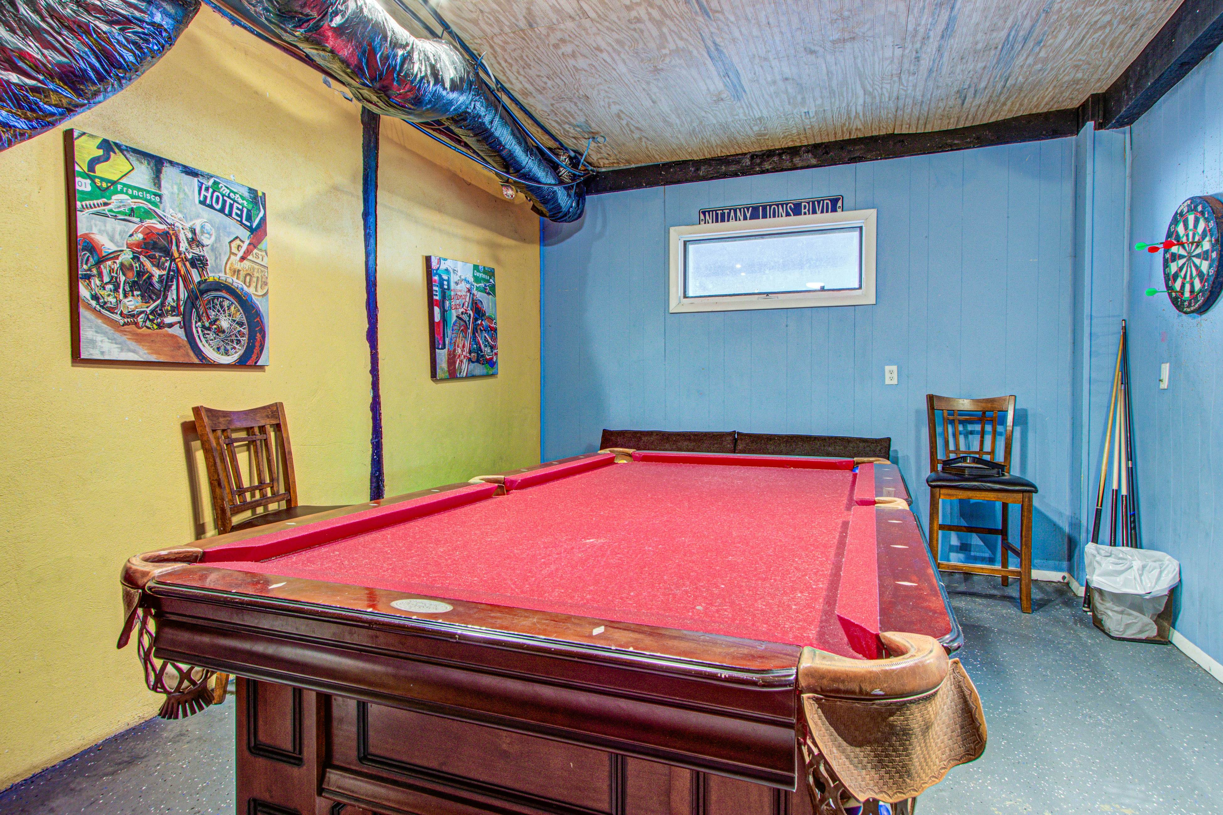 Recently updatedDog-friendly oceanfront home, lots of deck space & game room