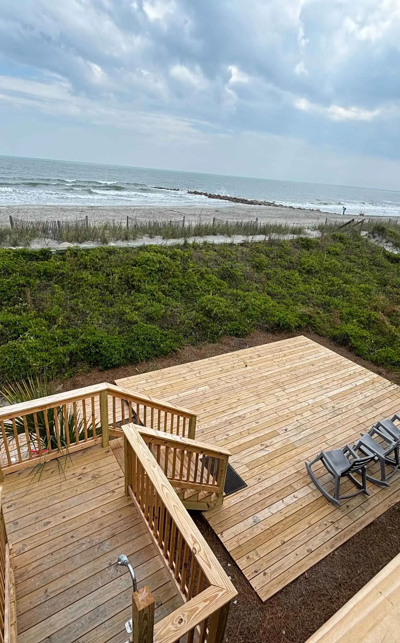 Recently updatedDog-friendly oceanfront home, lots of deck space & game room