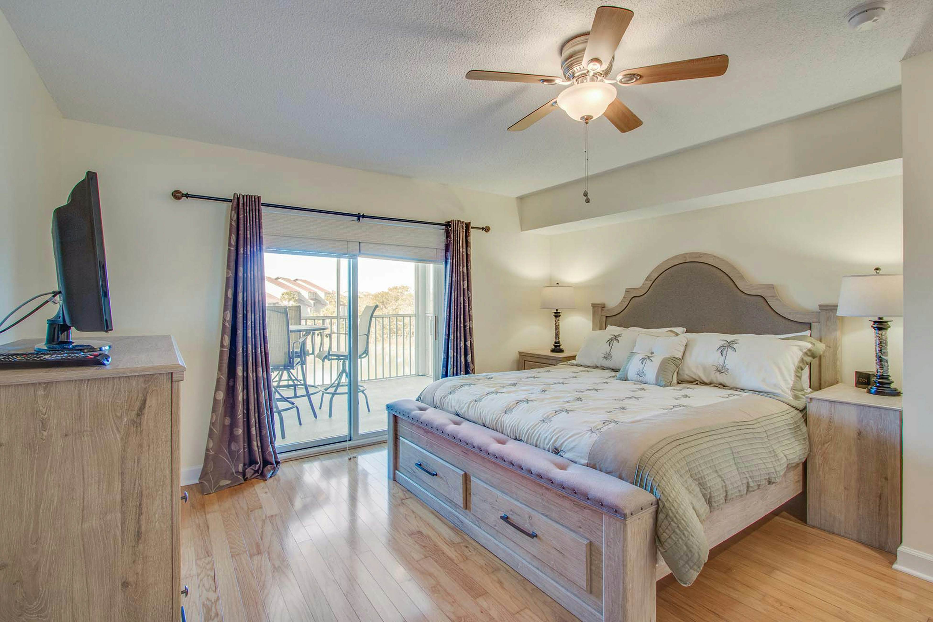 Second-floor condo with river views and access to a community pool