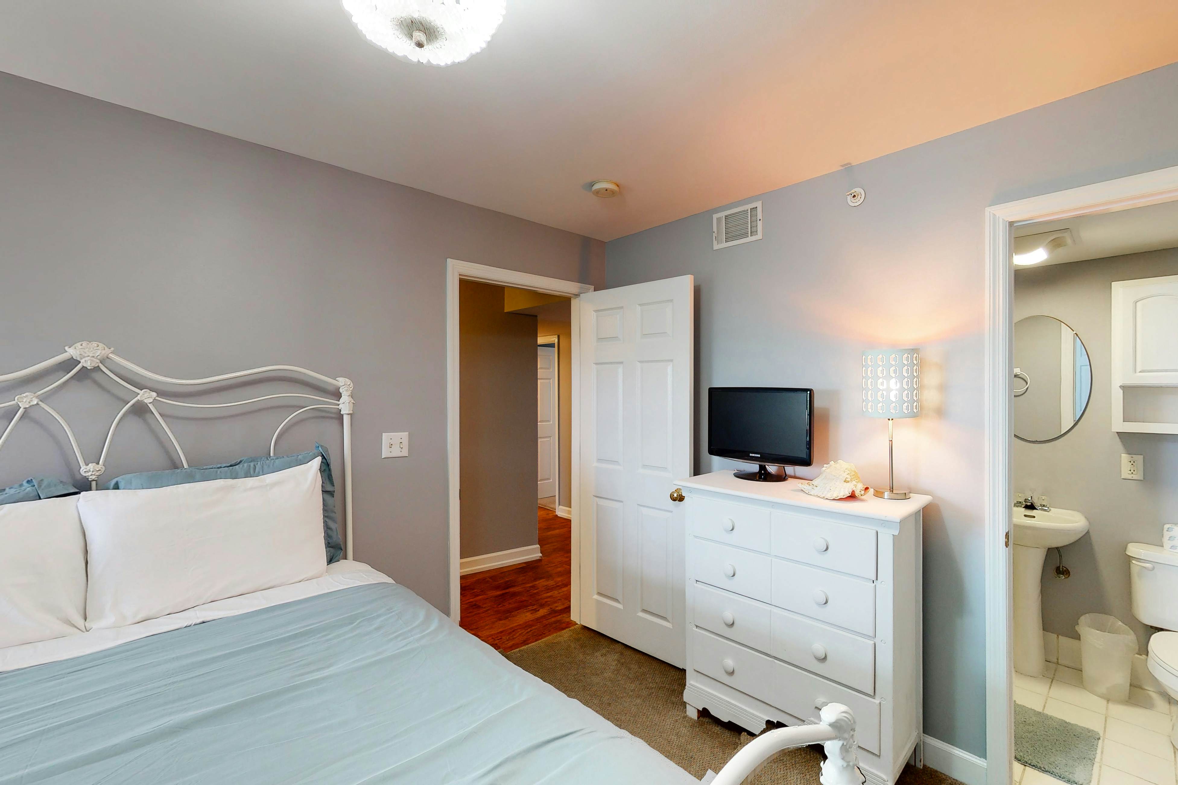 Stunning Condo with Amazing Views of Folly River - Close to Historic Charleston