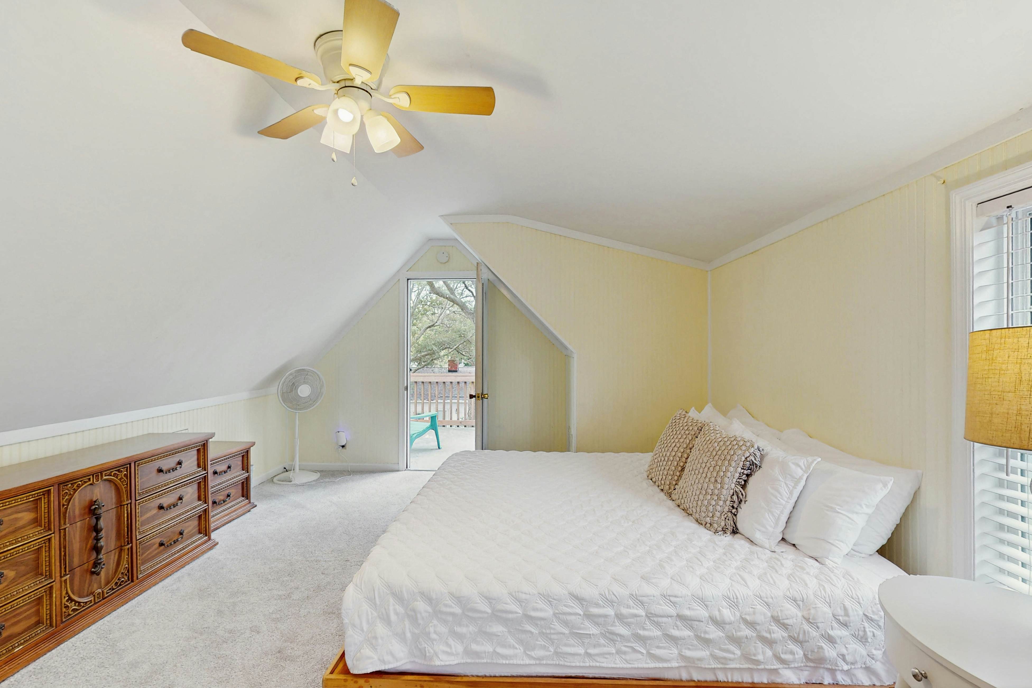 Amazing Beach Home w/Free WiFi/Private Washer/Dryer - 200 Steps to Beach Access