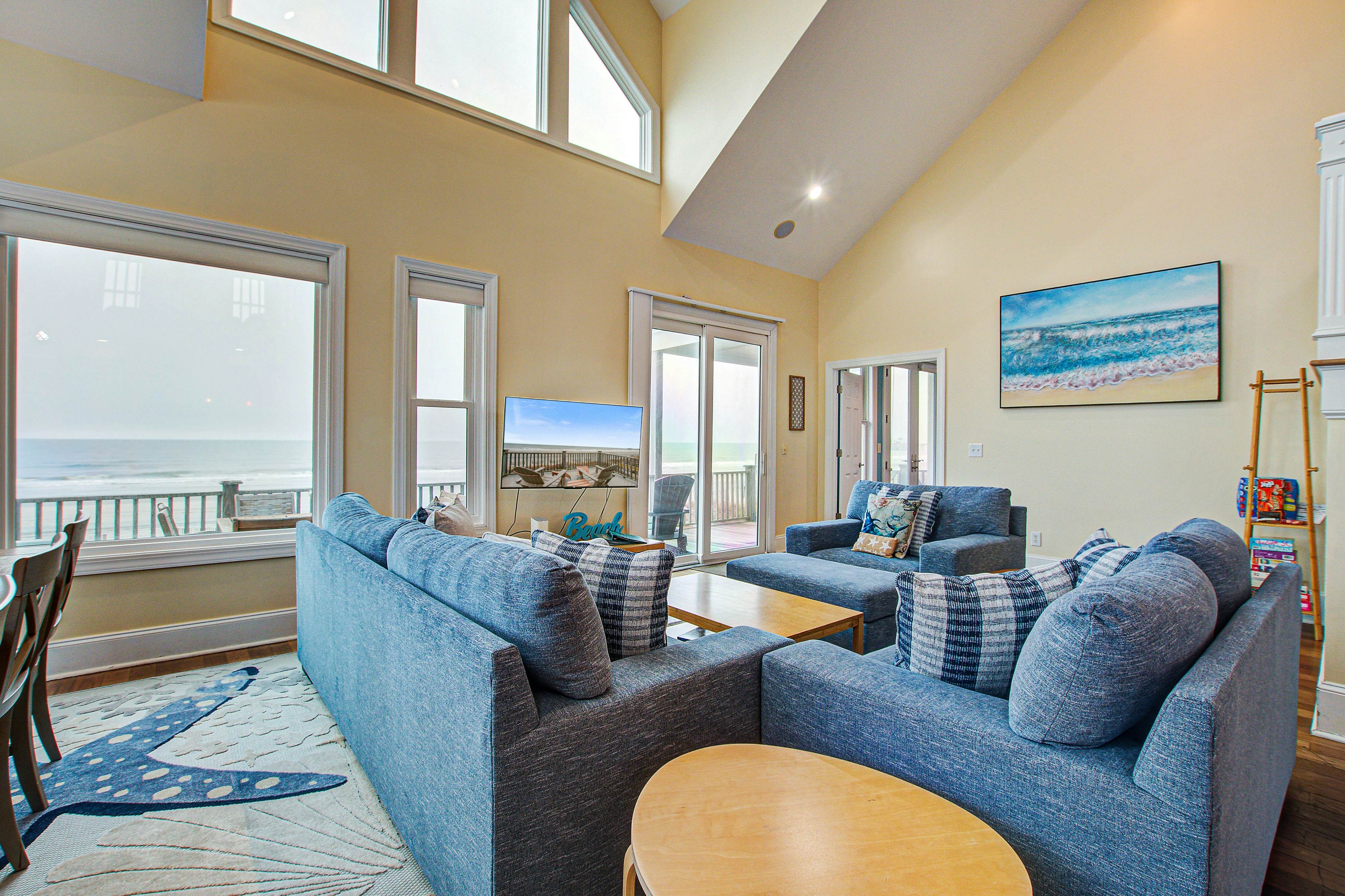 Oceanfront gem with amazing views, deck, & loft - walk to downtown Folly Beach