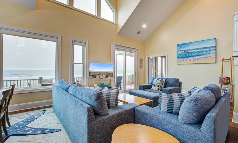Oceanfront gem with amazing views, deck, & loft - walk to downtown Folly Beach