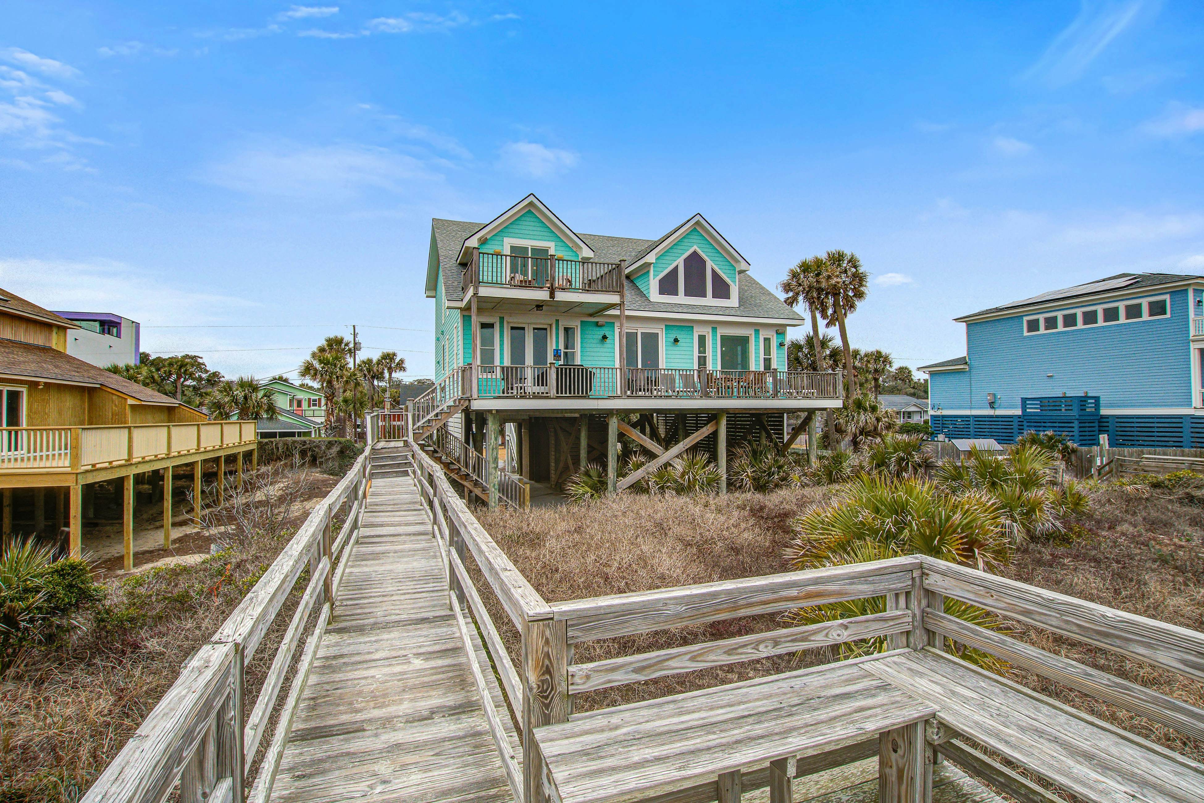 Oceanfront gem with amazing views, deck, & loft - walk to downtown Folly Beach