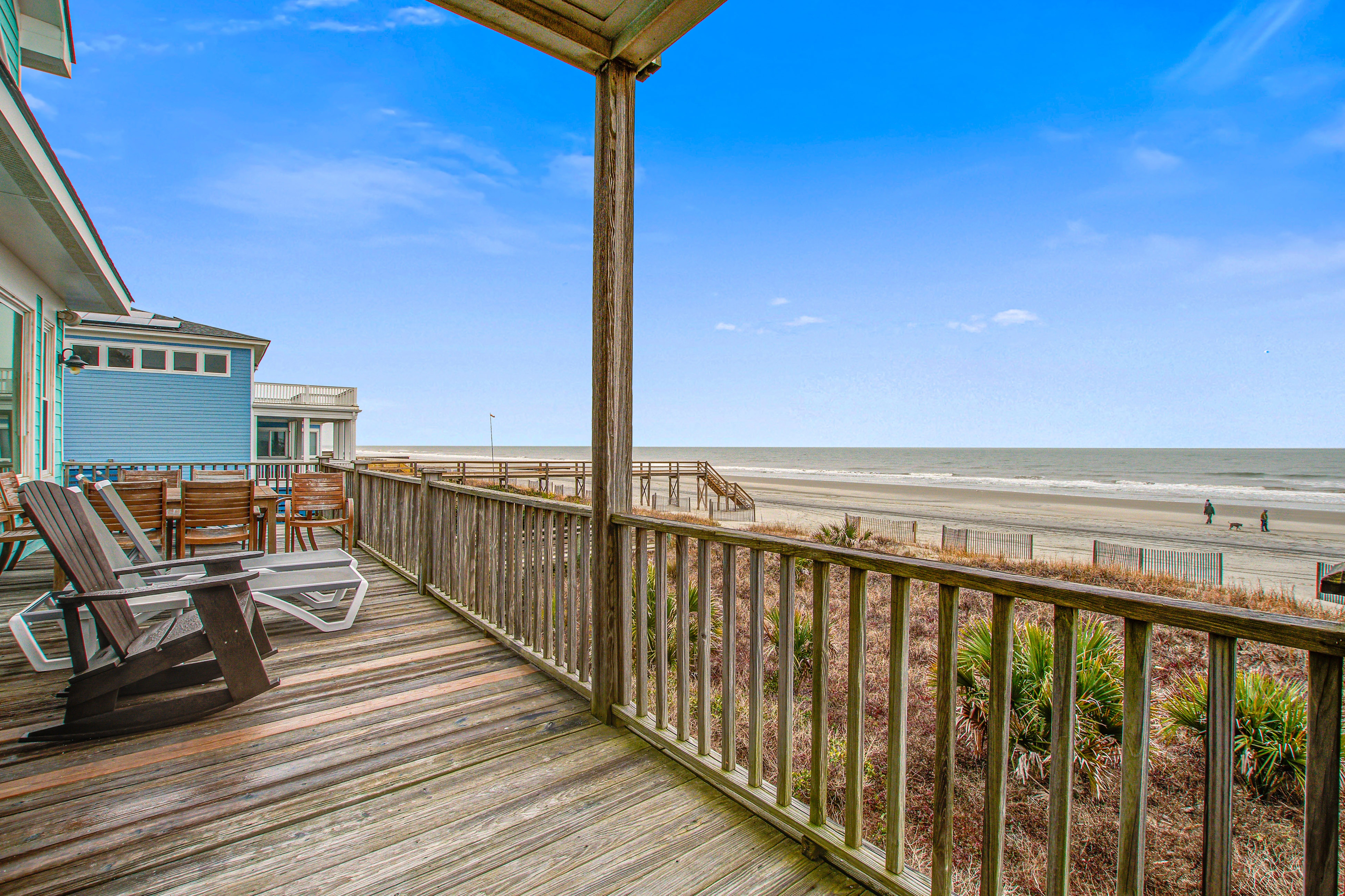 Oceanfront gem with amazing views, deck, & loft - walk to downtown Folly Beach