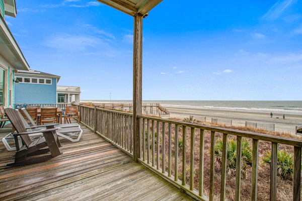 Oceanfront gem with amazing views, deck, & loft - walk to downtown Folly Beach