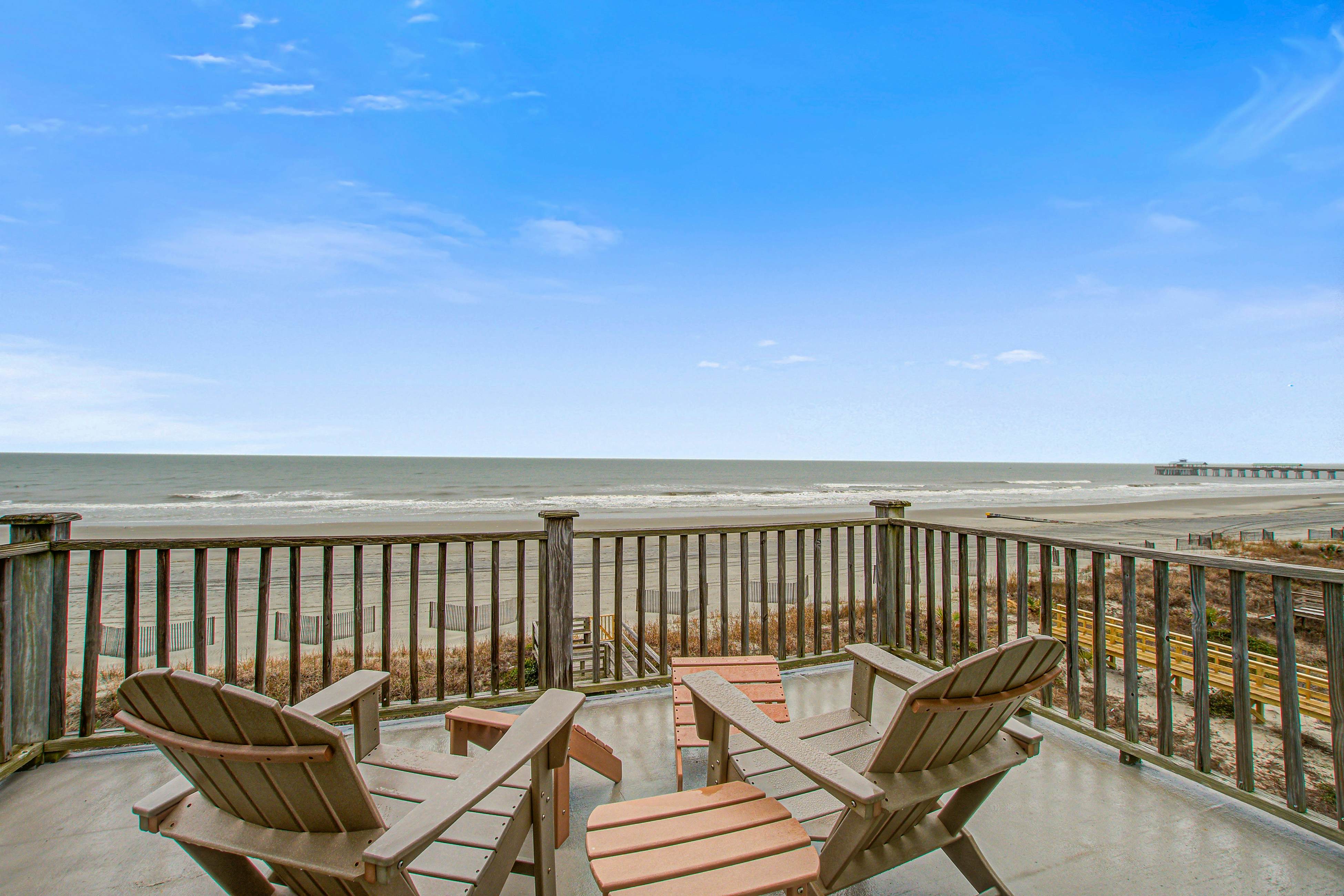 Oceanfront gem with amazing views, deck, & loft - walk to downtown Folly Beach