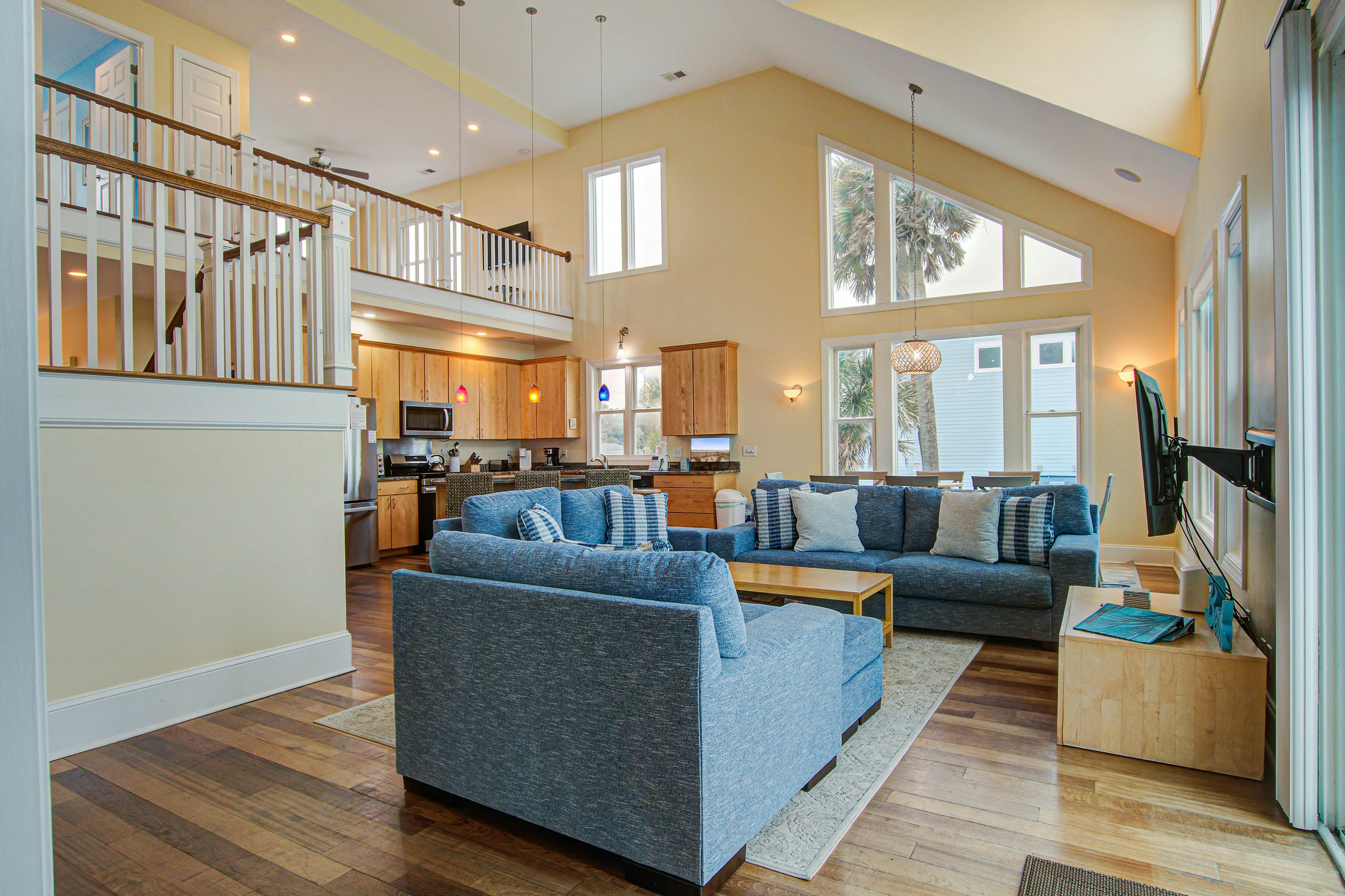 Oceanfront gem with amazing views, deck, & loft - walk to downtown Folly Beach