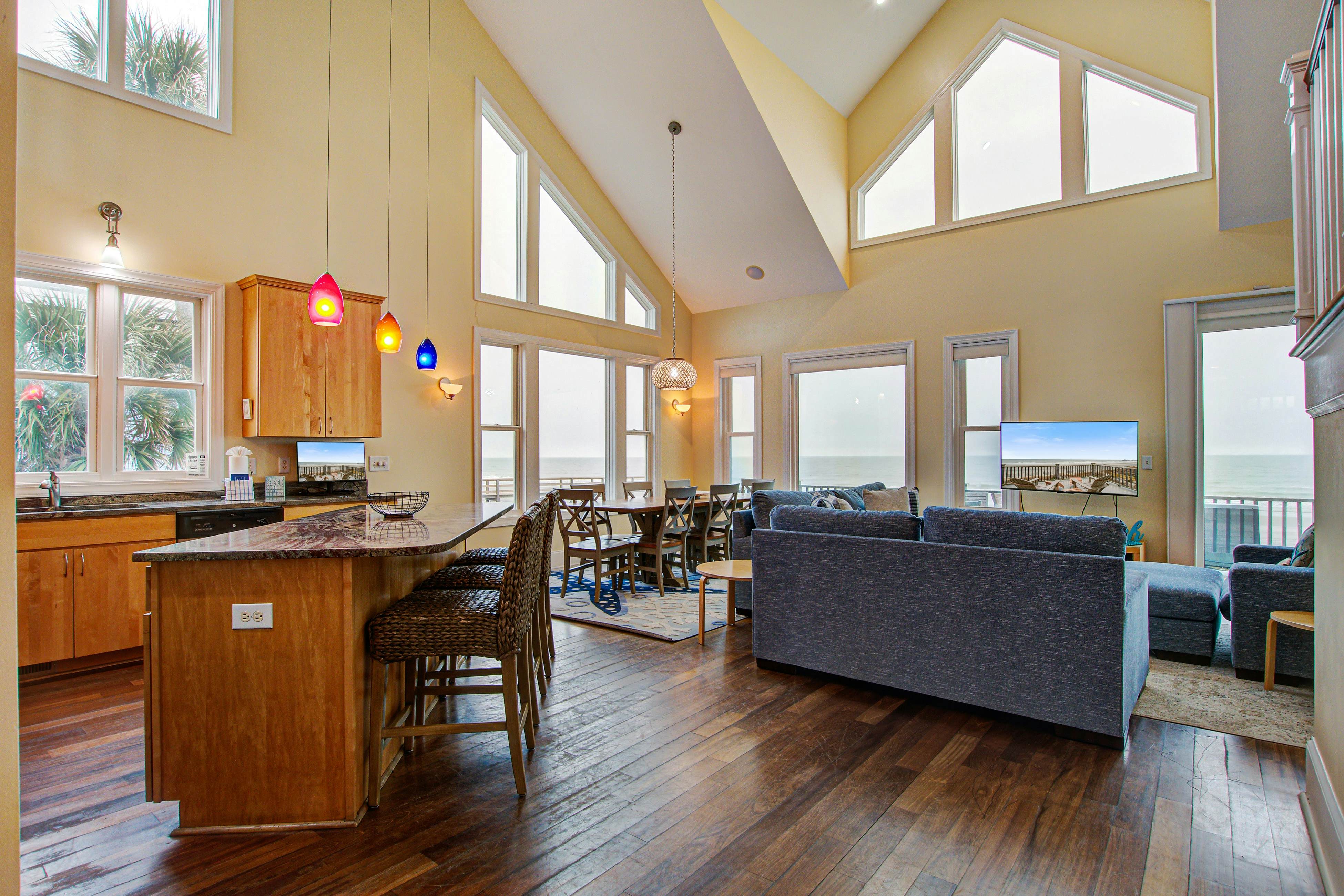 Oceanfront gem with amazing views, deck, & loft - walk to downtown Folly Beach