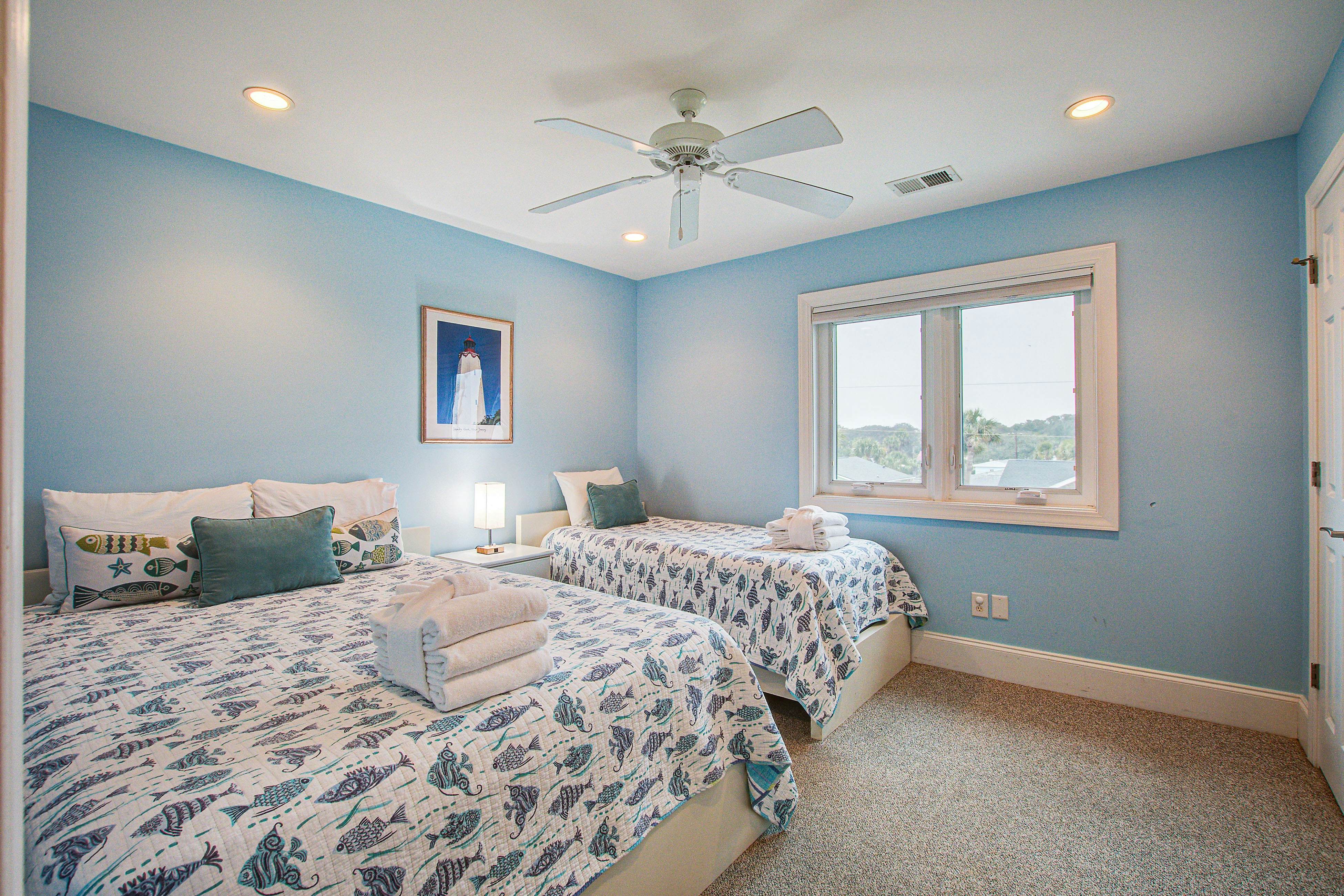 Oceanfront gem with amazing views, deck, & loft - walk to downtown Folly Beach