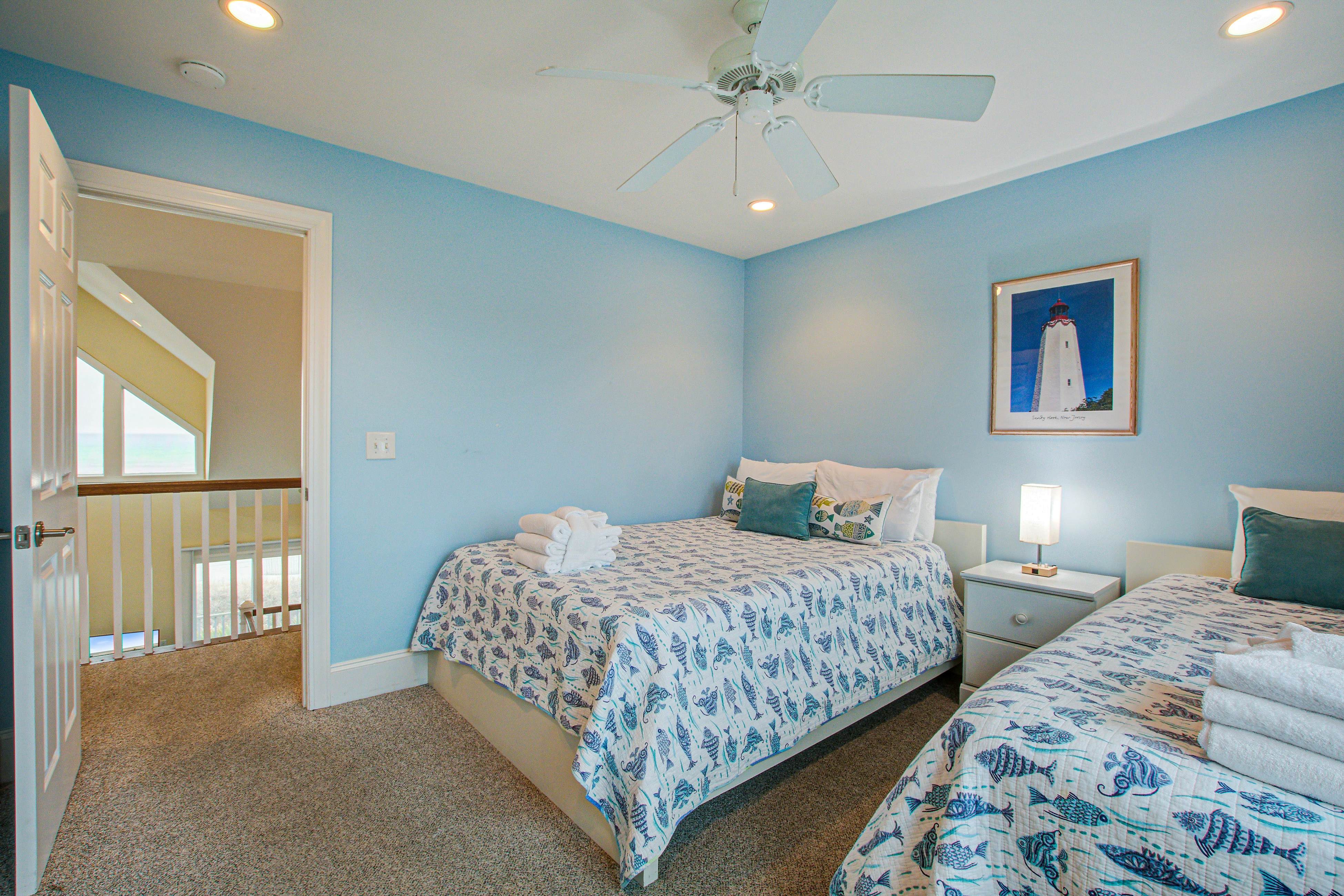 Oceanfront gem with amazing views, deck, & loft - walk to downtown Folly Beach