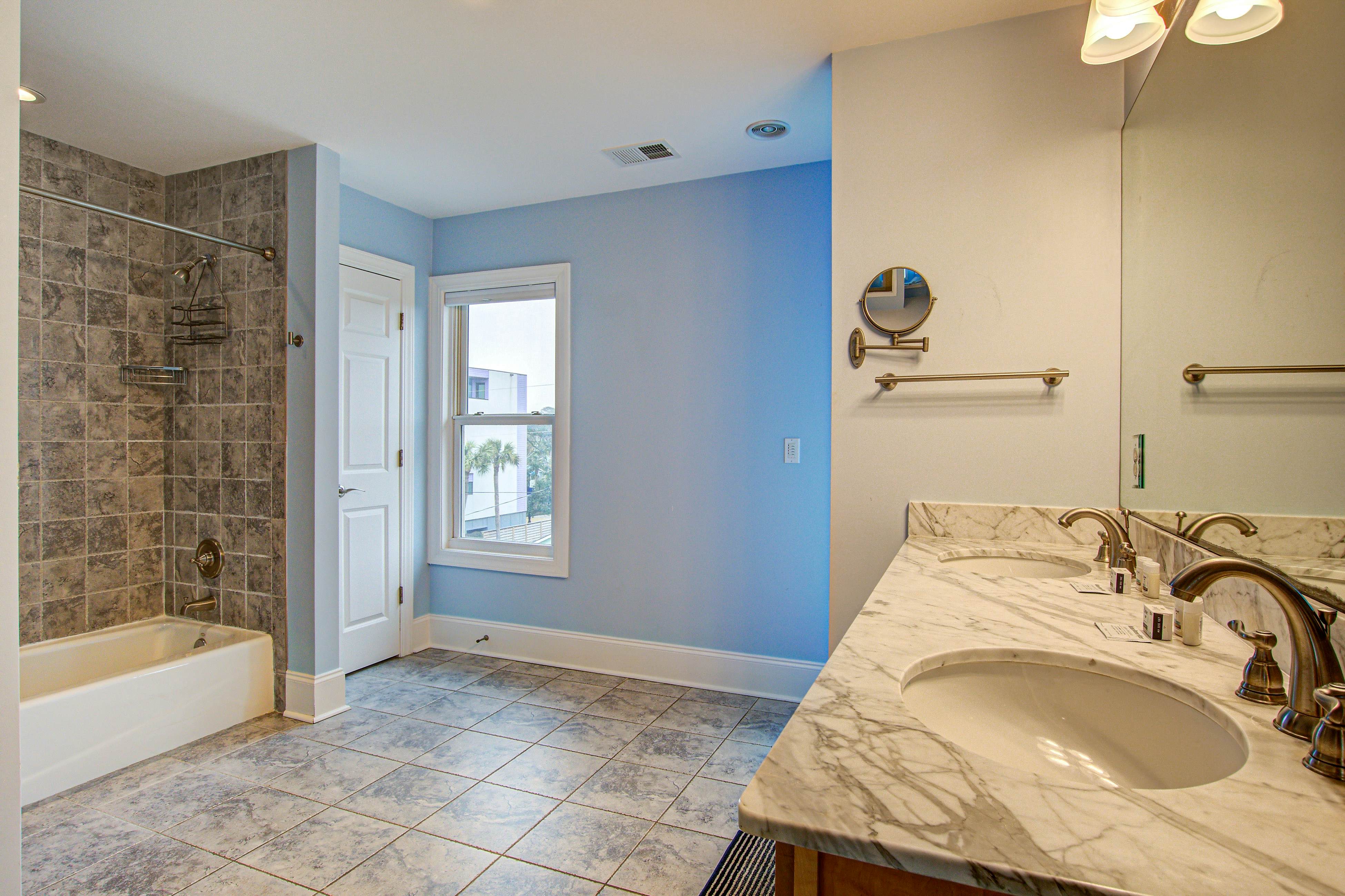 Oceanfront gem with amazing views, deck, & loft - walk to downtown Folly Beach