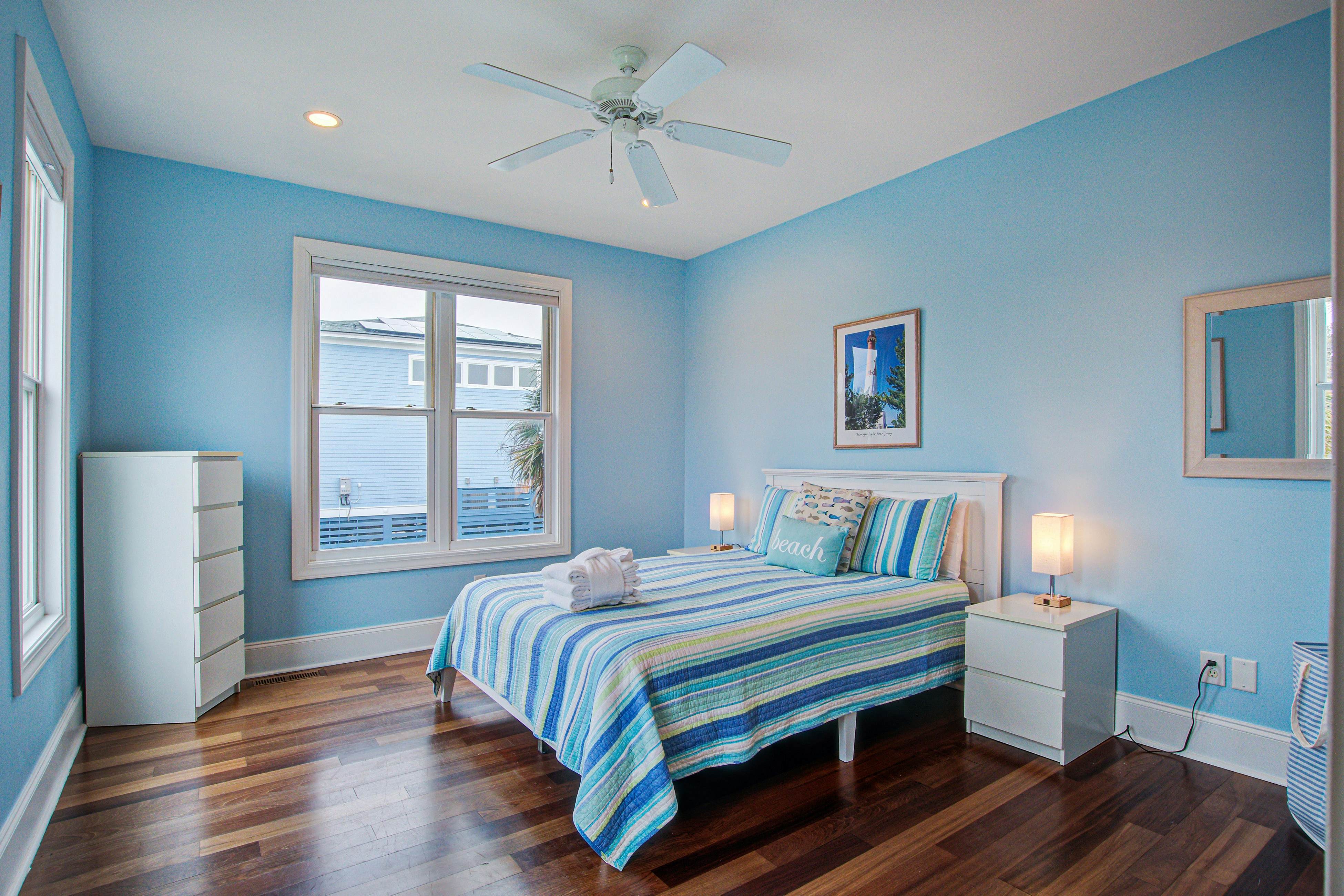 Oceanfront gem with amazing views, deck, & loft - walk to downtown Folly Beach