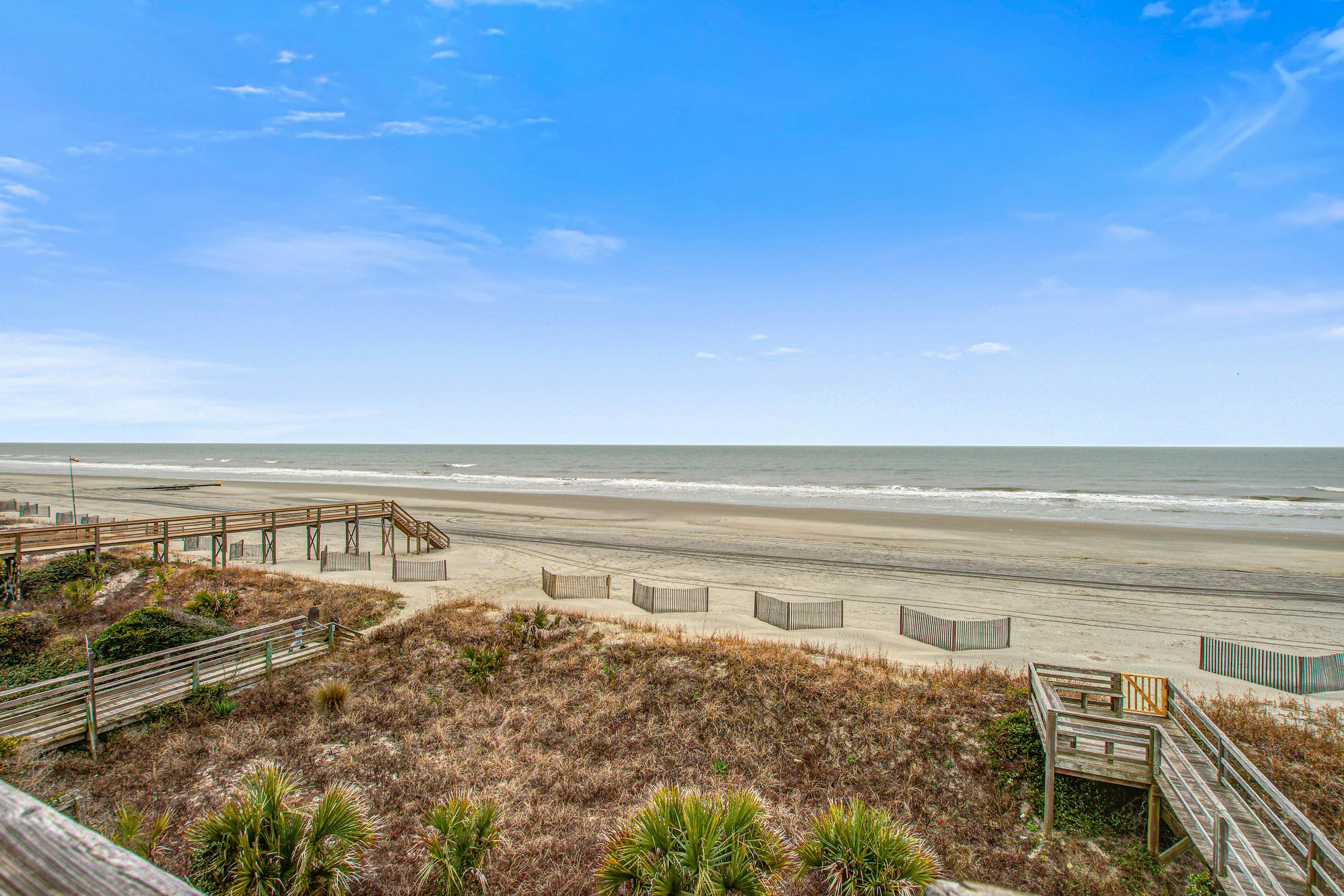Oceanfront gem with amazing views, deck, & loft - walk to downtown Folly Beach