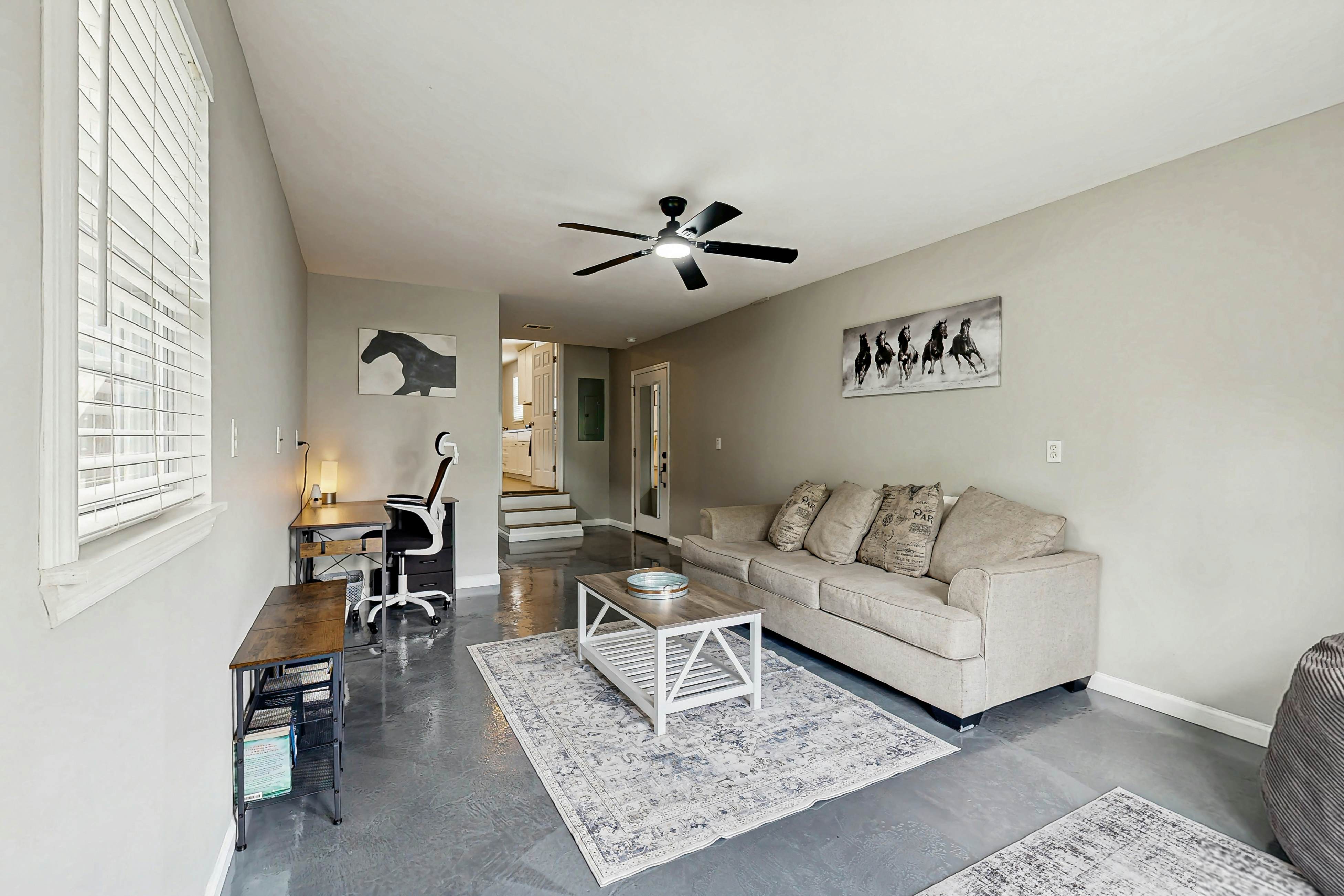 Hanahan home with close proximity to Park Circle, WiFi & dog-friendly