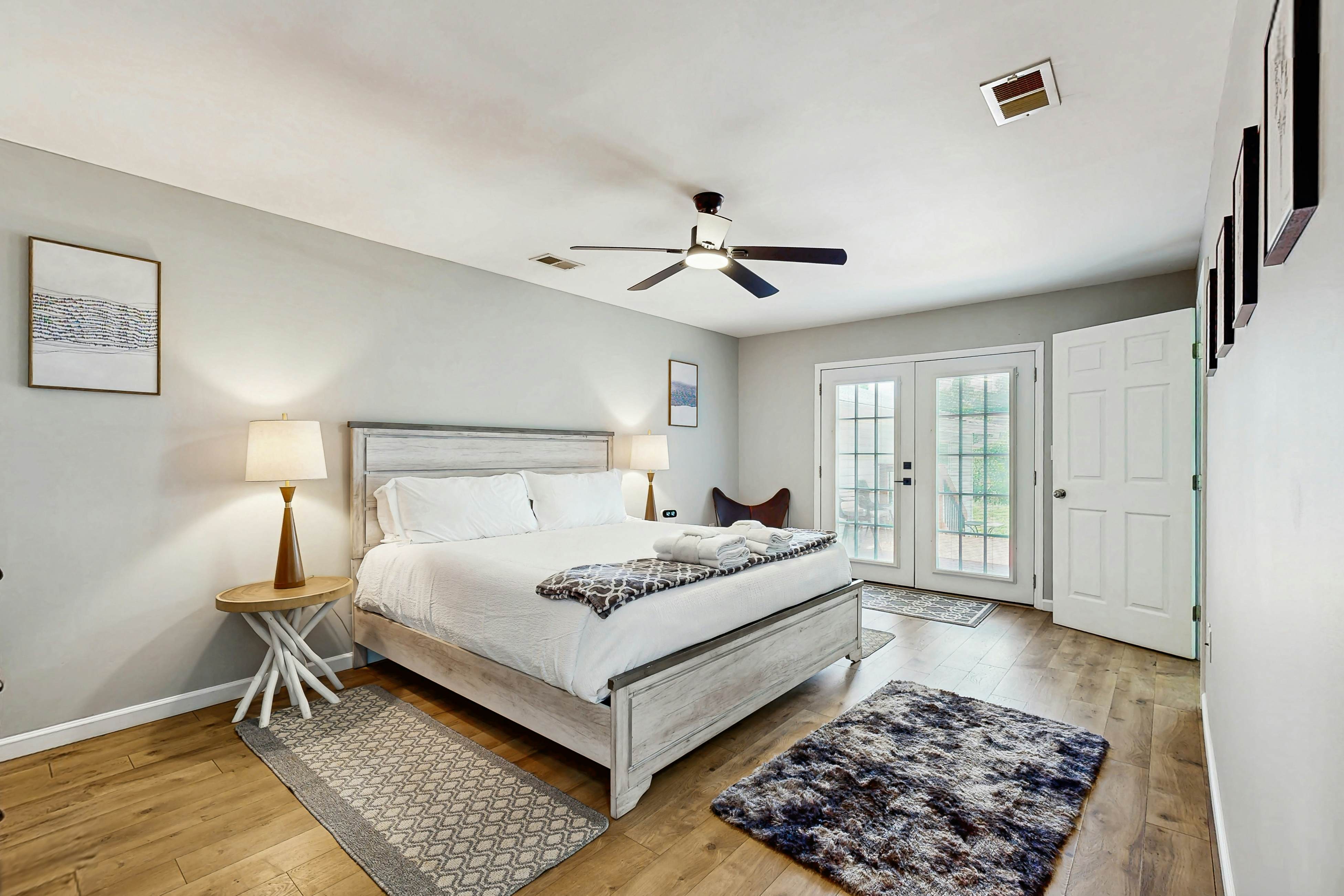 Hanahan home with close proximity to Park Circle, WiFi & dog-friendly