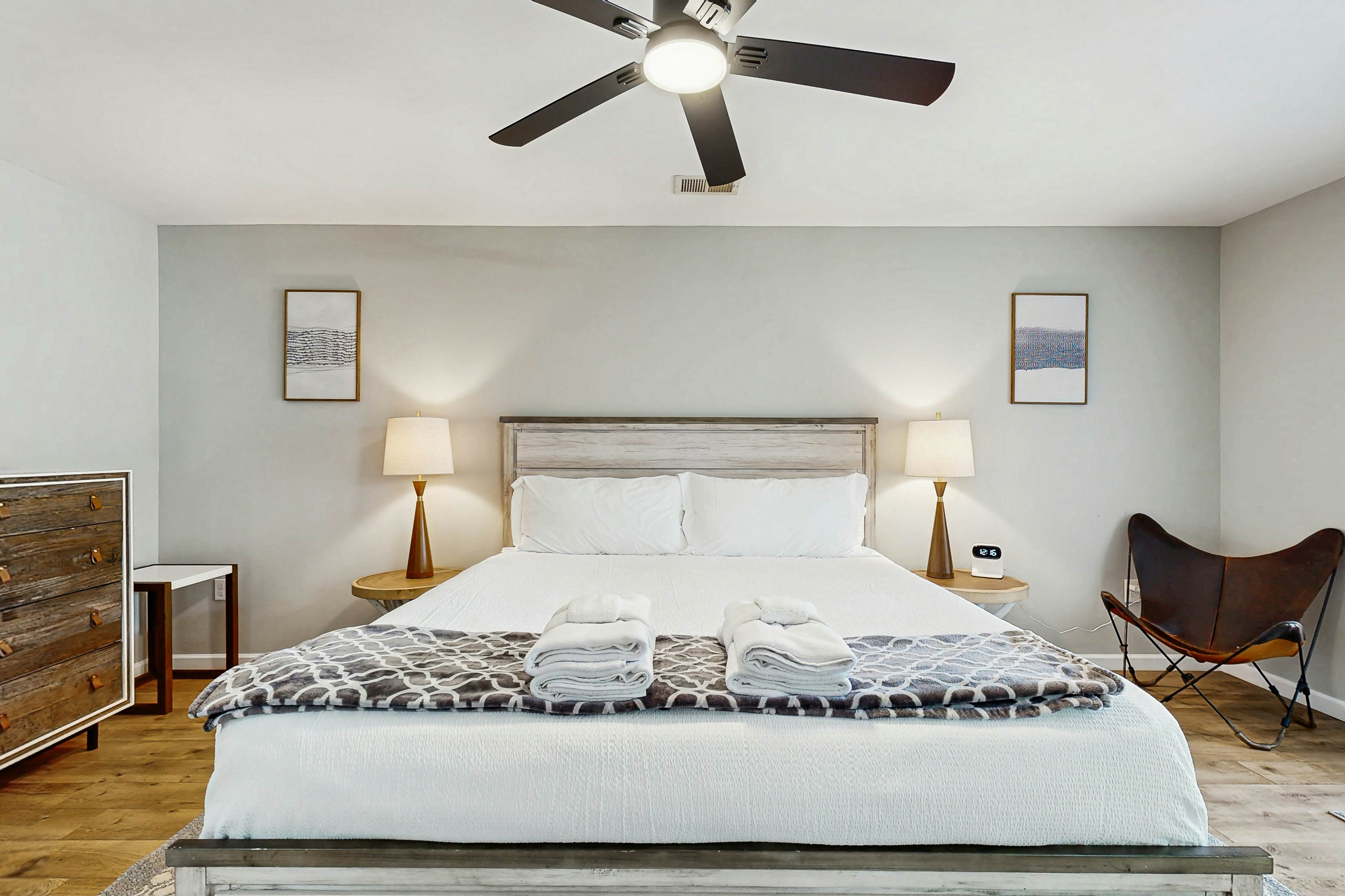 Hanahan home with close proximity to Park Circle, WiFi & dog-friendly