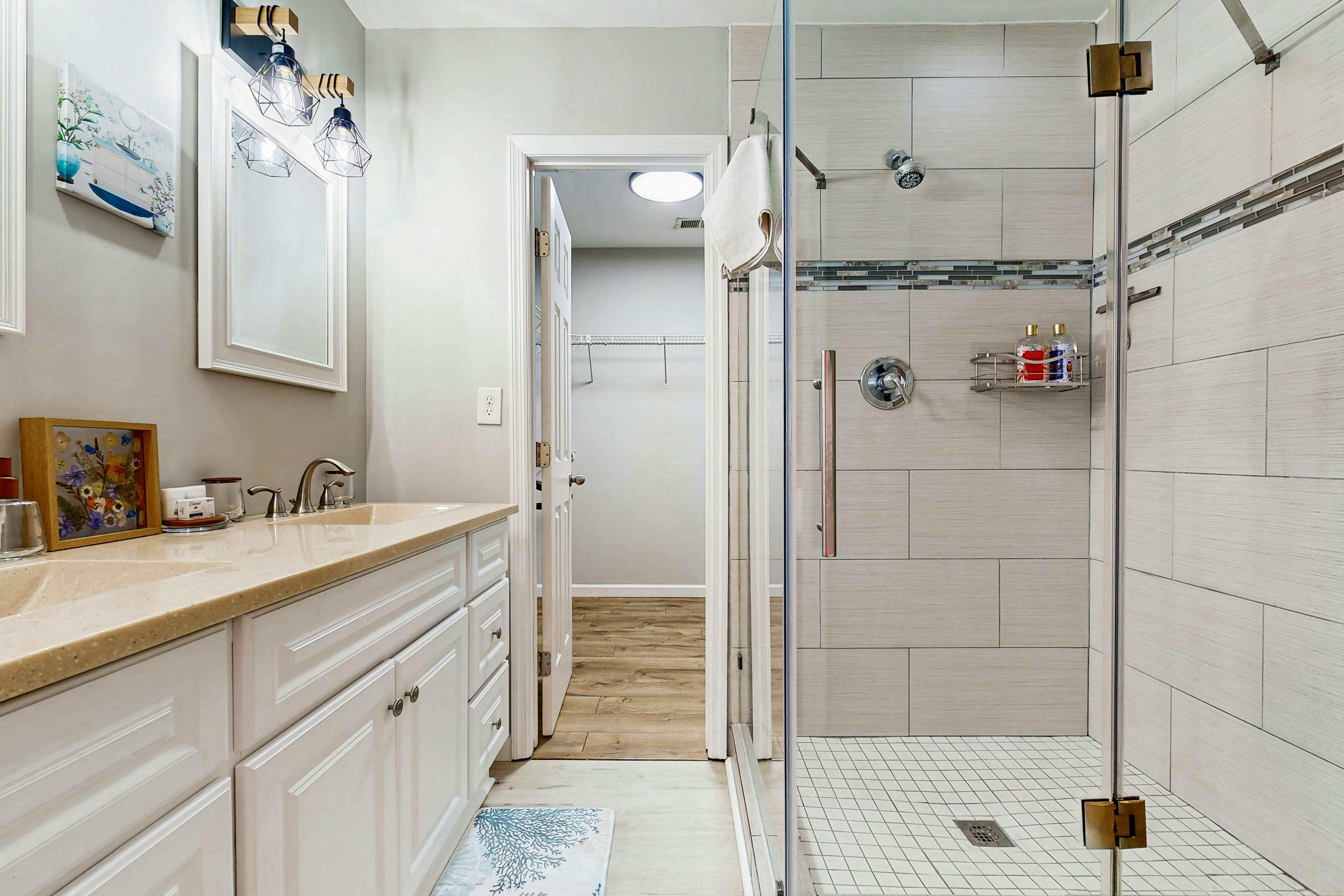 Hanahan home with close proximity to Park Circle, WiFi & dog-friendly