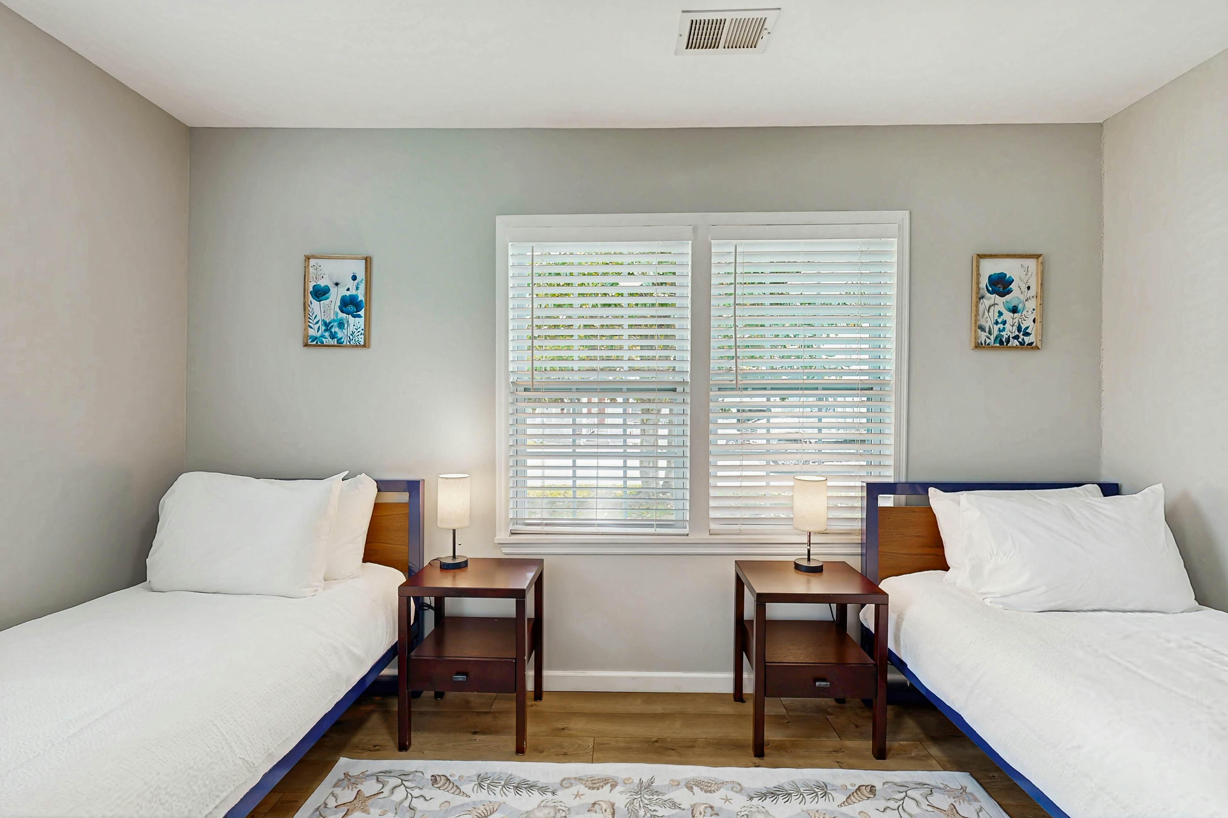 Hanahan home with close proximity to Park Circle, WiFi & dog-friendly