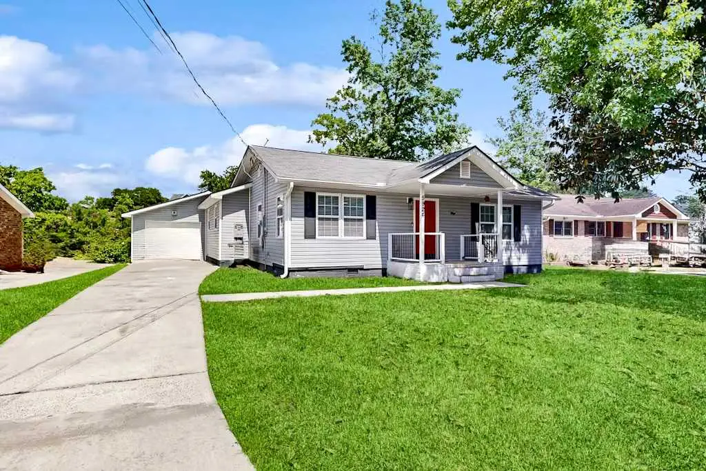 Updated Pet-Friendly Home Near Park Circle, Charleston & Beaches