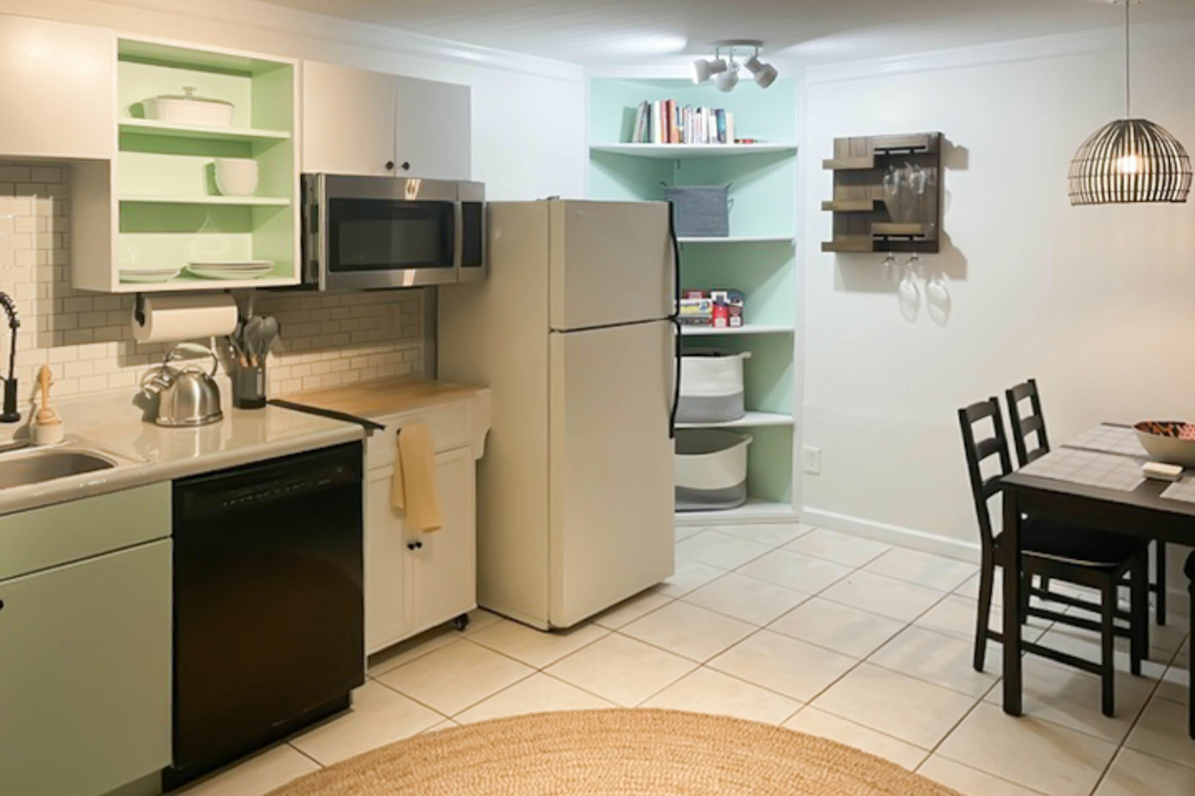 Cozy West Ashley Apartment- Close to shopping and Downtown Charleston
